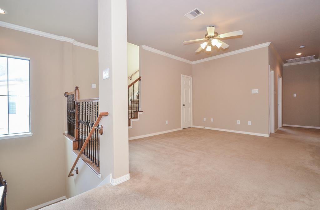 3042 Royal Oaks Crs Property Photo 27