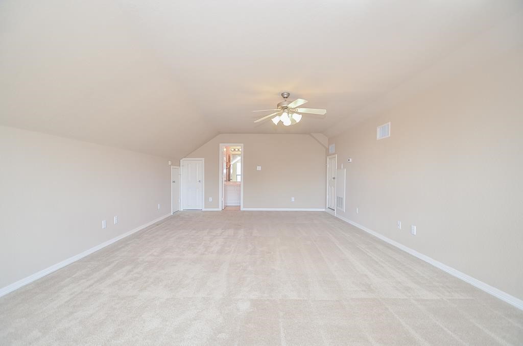 3042 Royal Oaks Crs Property Photo 30