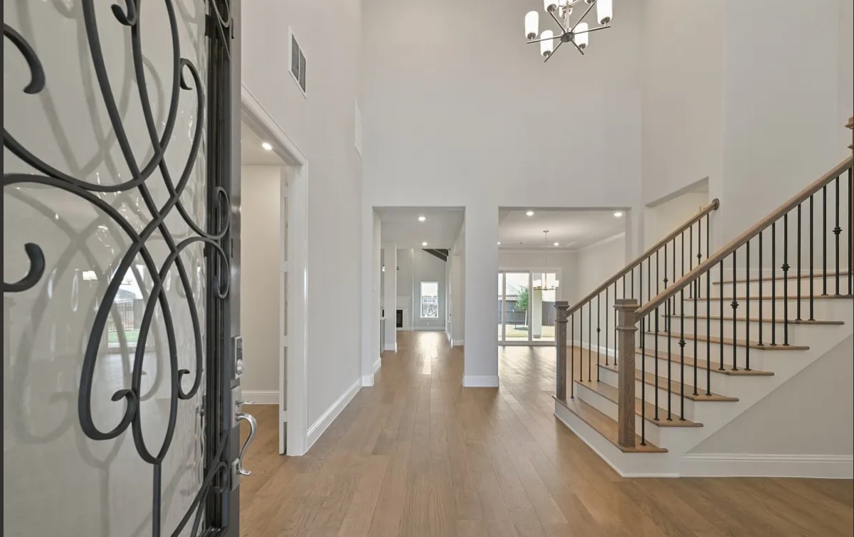 5215 Deer Valley Court Property Photo 8