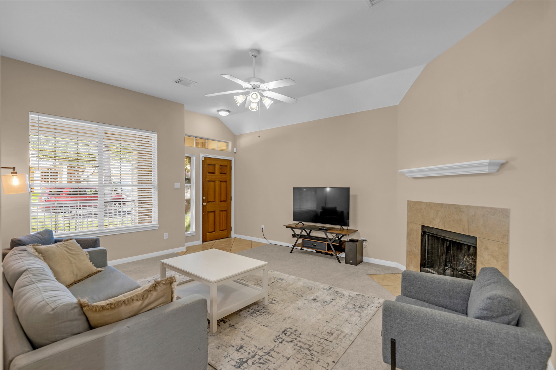 2919 Whitman Drive Property Photo 2