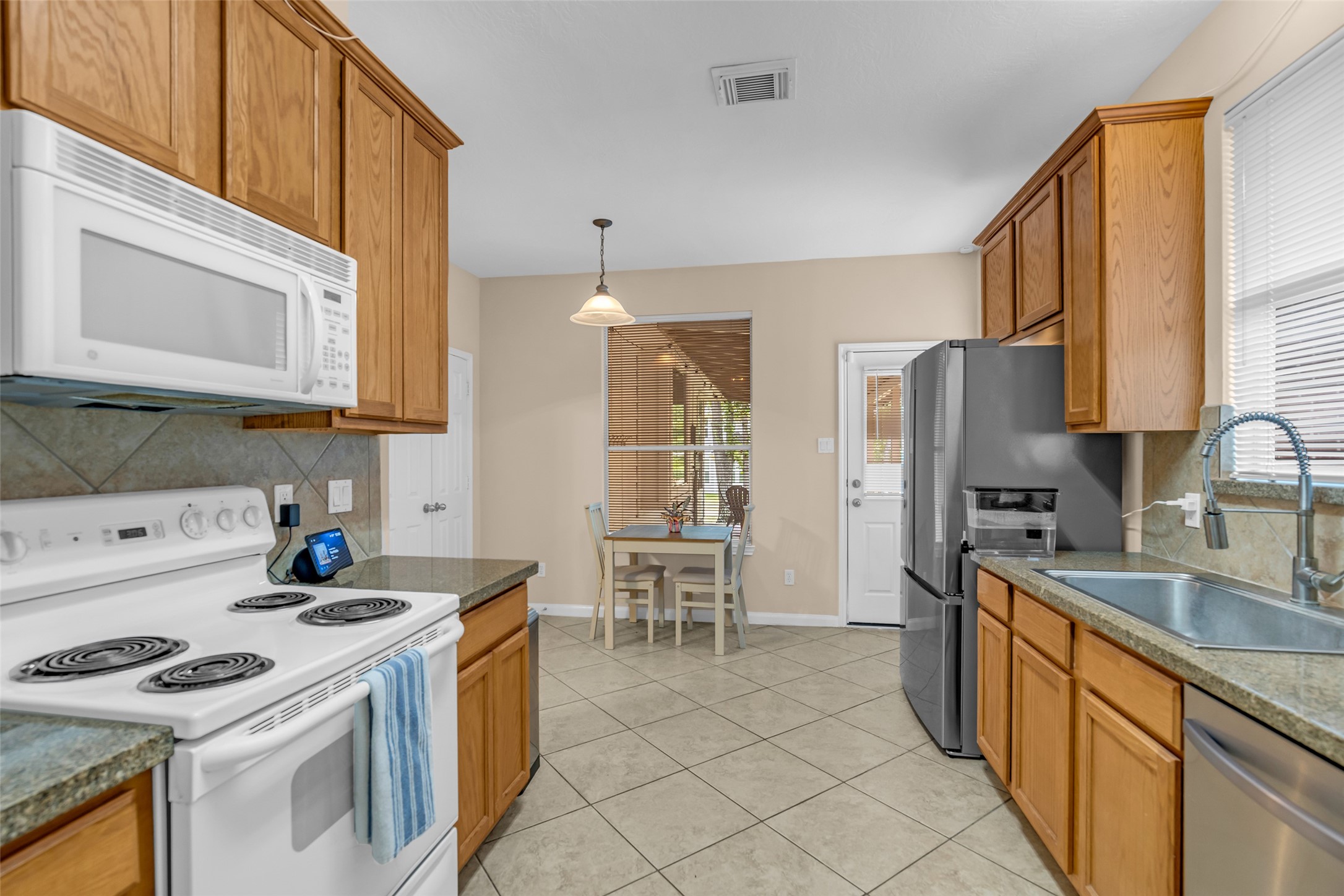2919 Whitman Drive Property Photo 3
