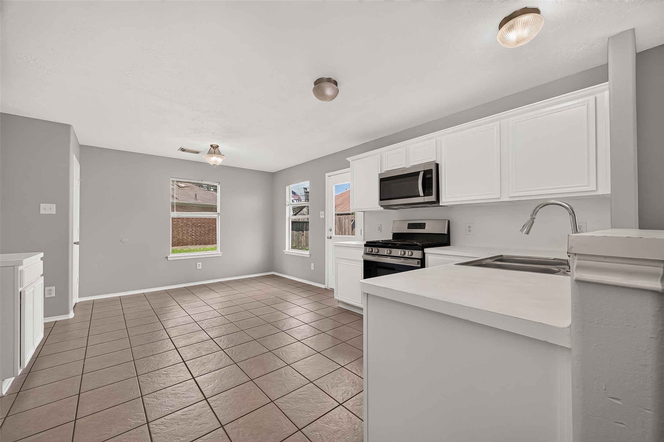 19451 Nasworthy Drive Property Photo 17