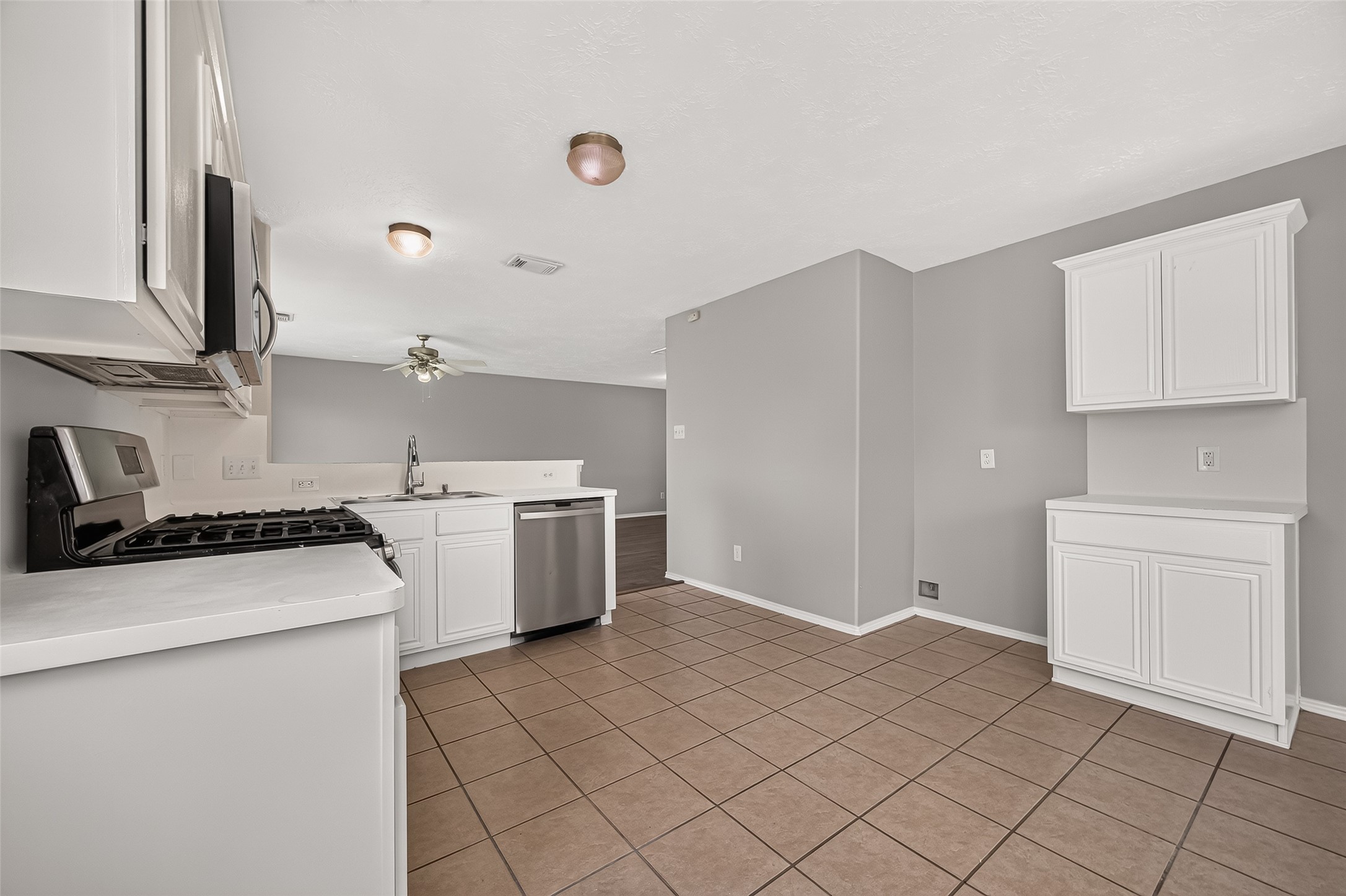 19451 Nasworthy Drive Property Photo 19