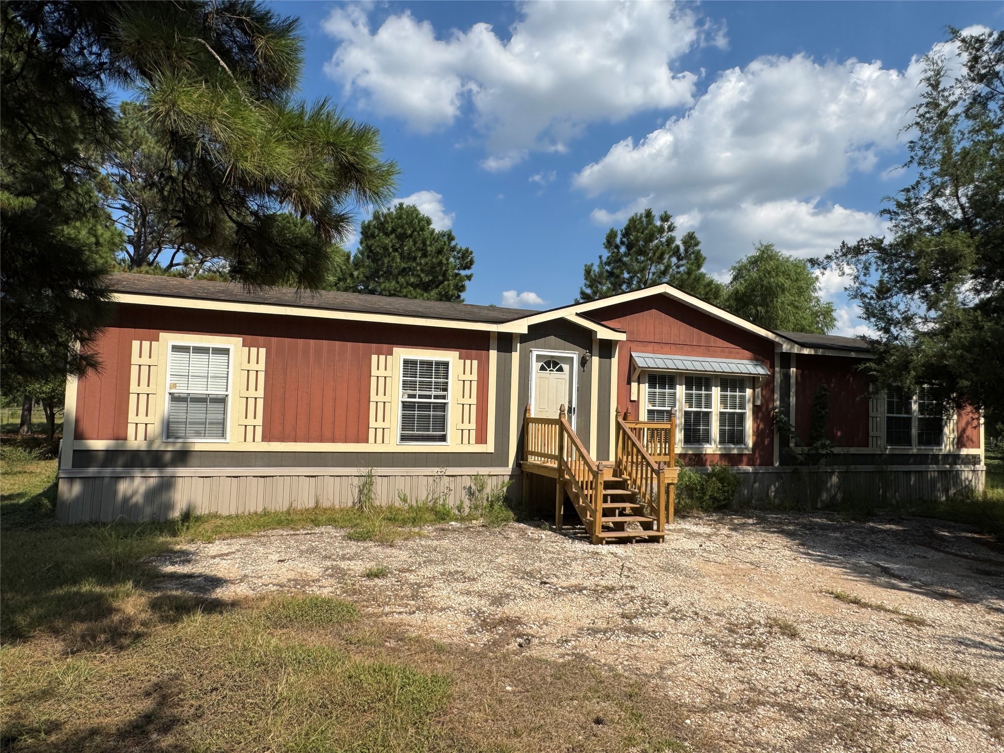 20310 Great Lake St Property Photo 3