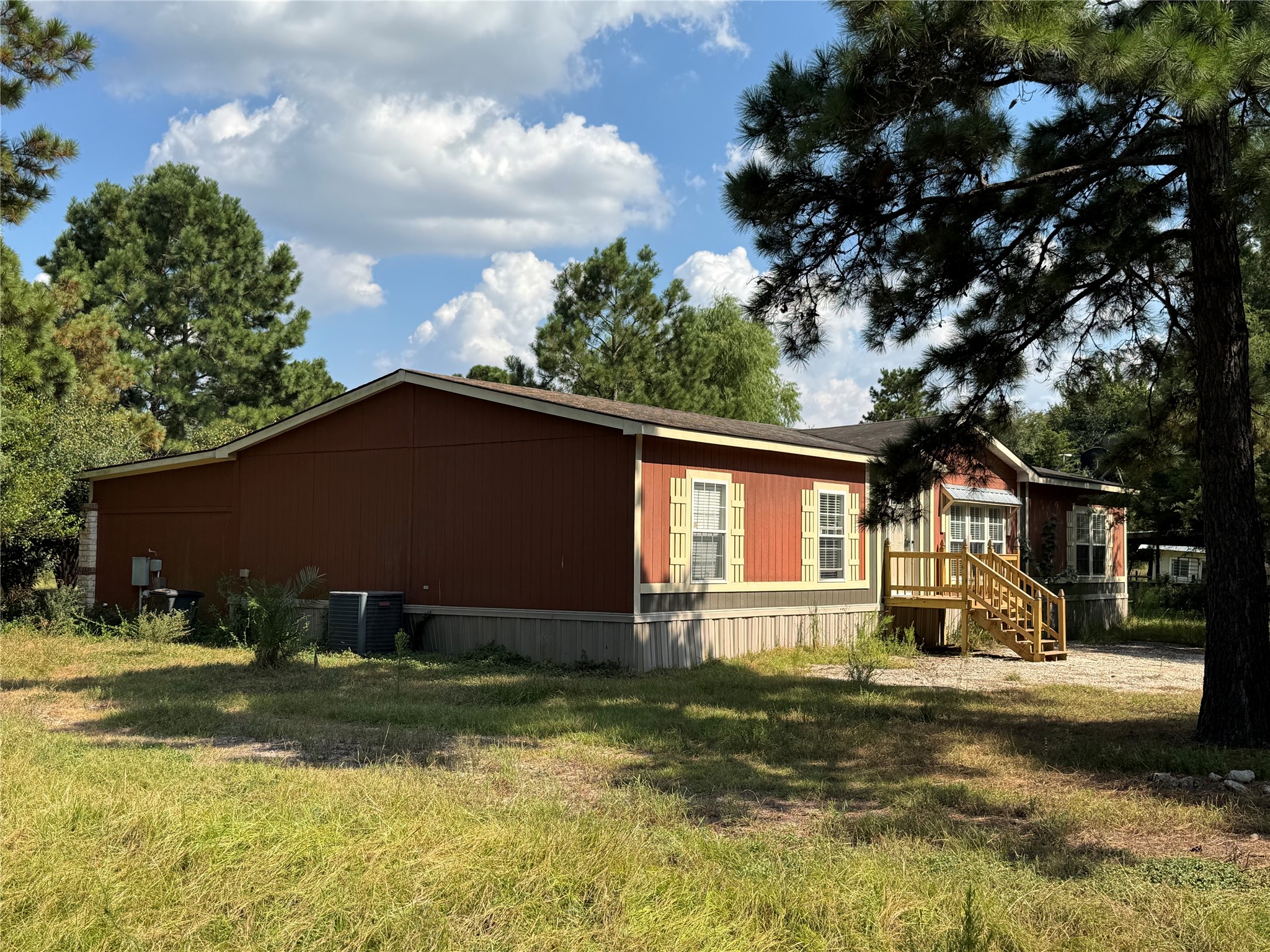 20310 Great Lake St Property Photo 4