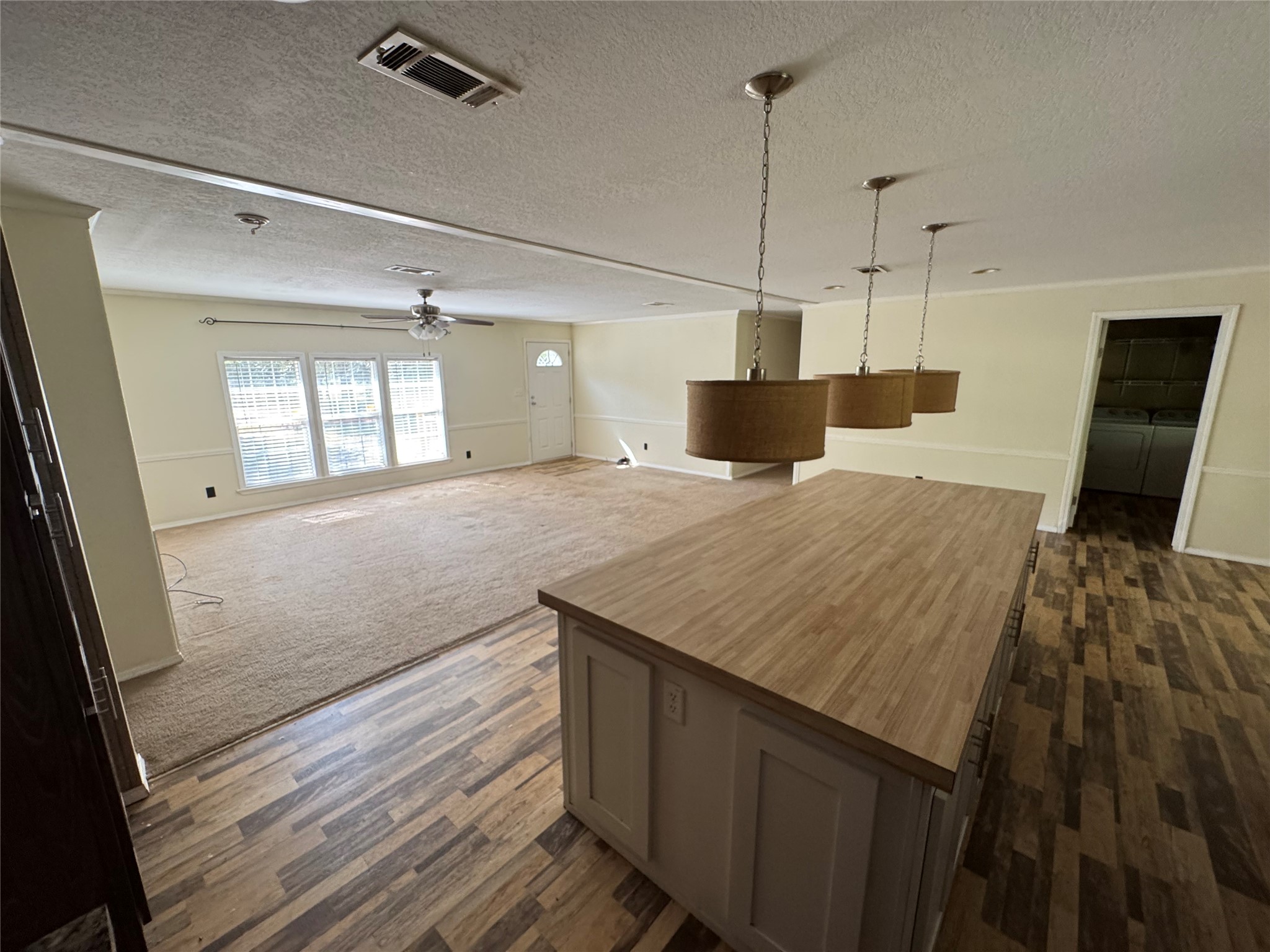 20310 Great Lake St Property Photo 9