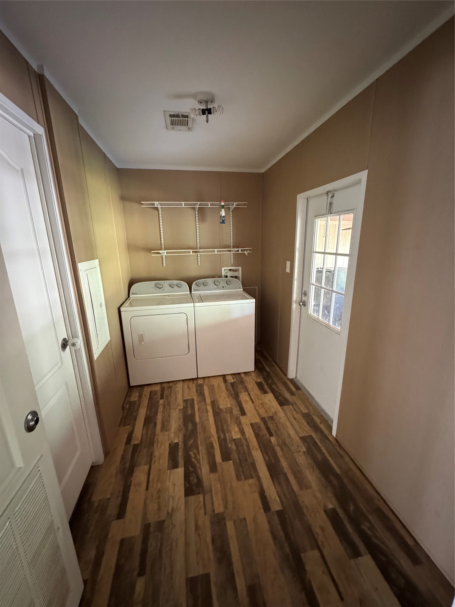 20310 Great Lake St Property Photo 10