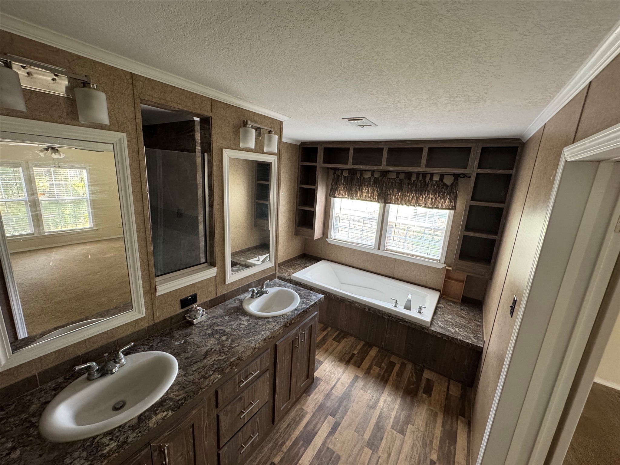 20310 Great Lake St Property Photo 17