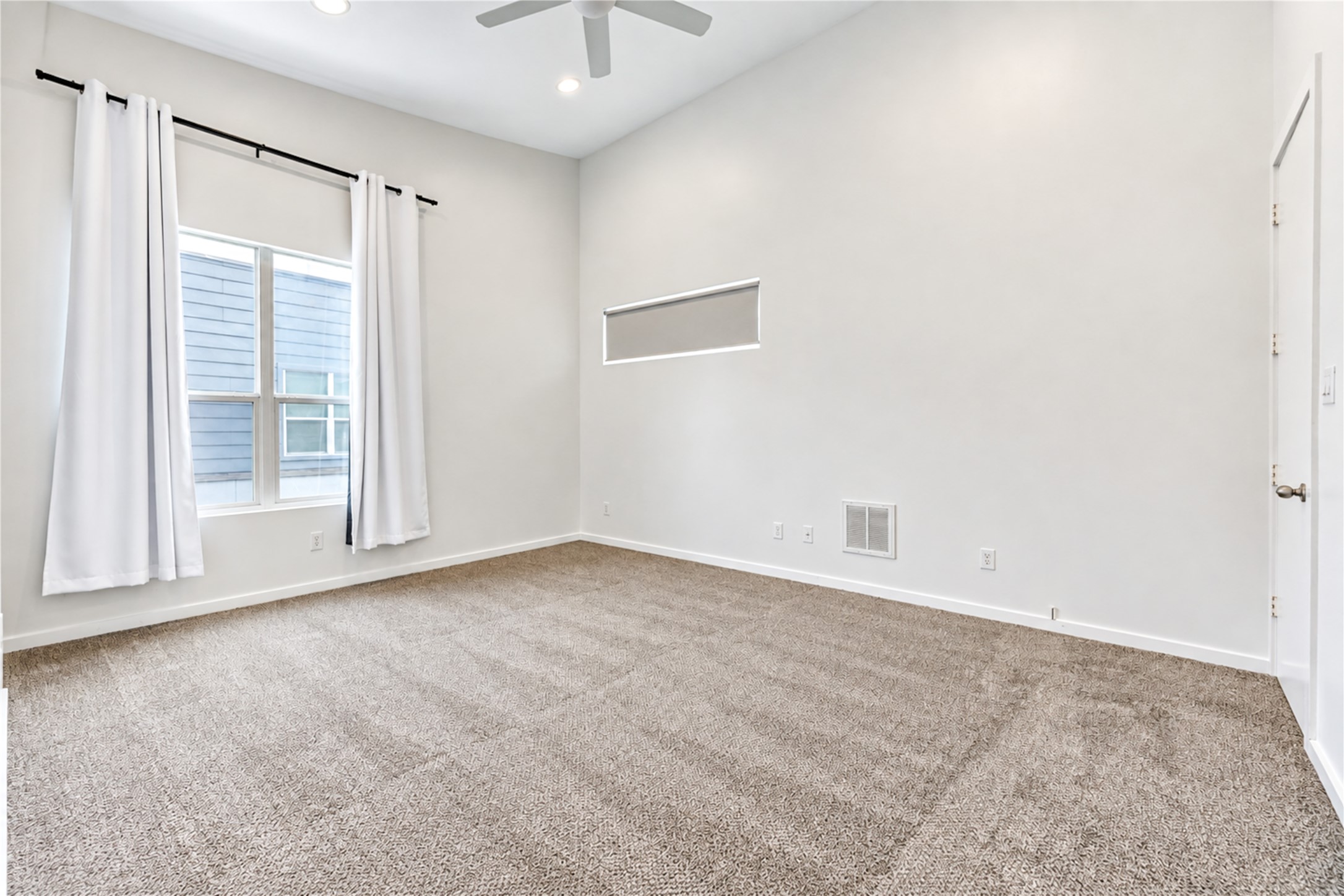 2234 Leeland Street Property Photo 14