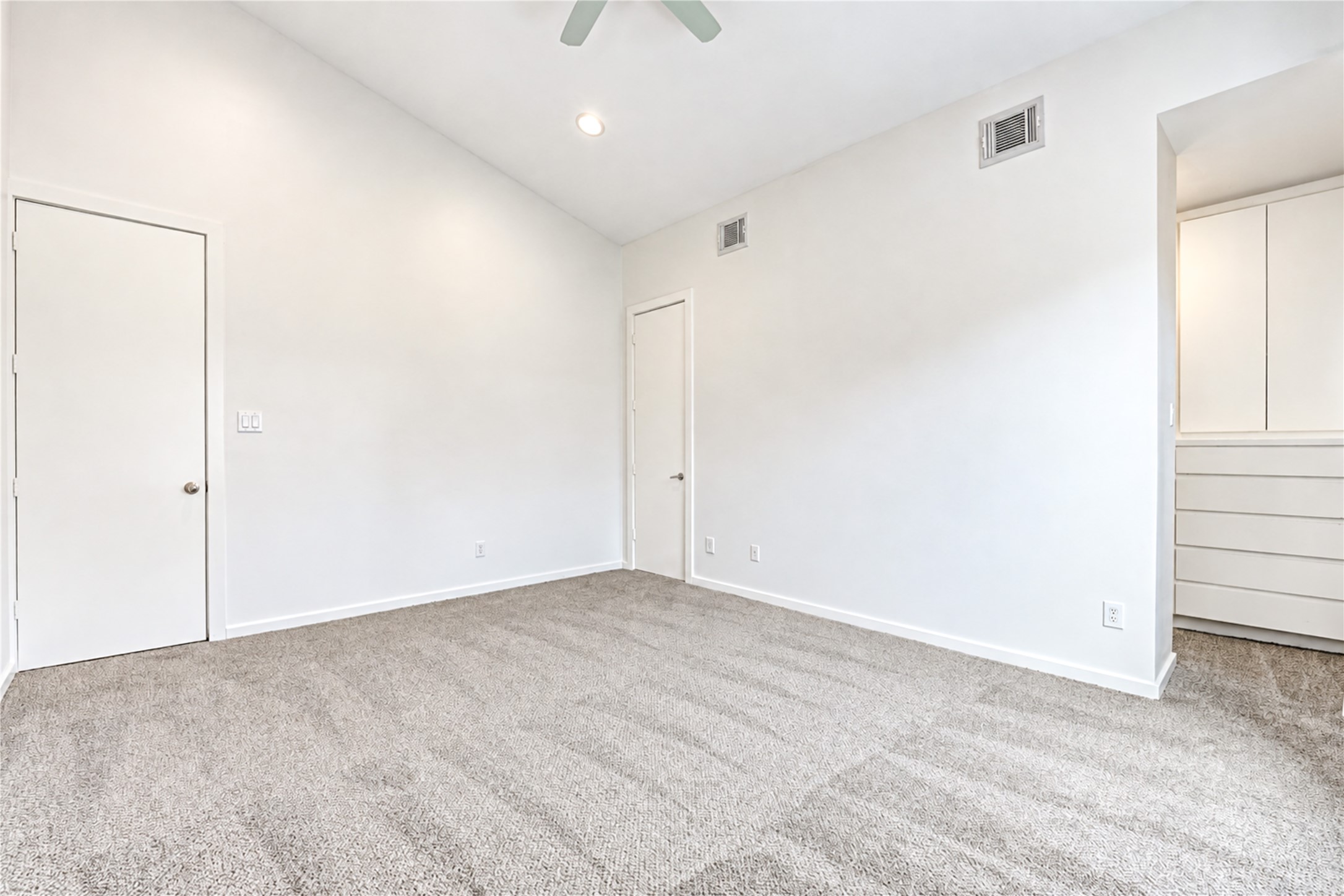 2234 Leeland Street Property Photo 16