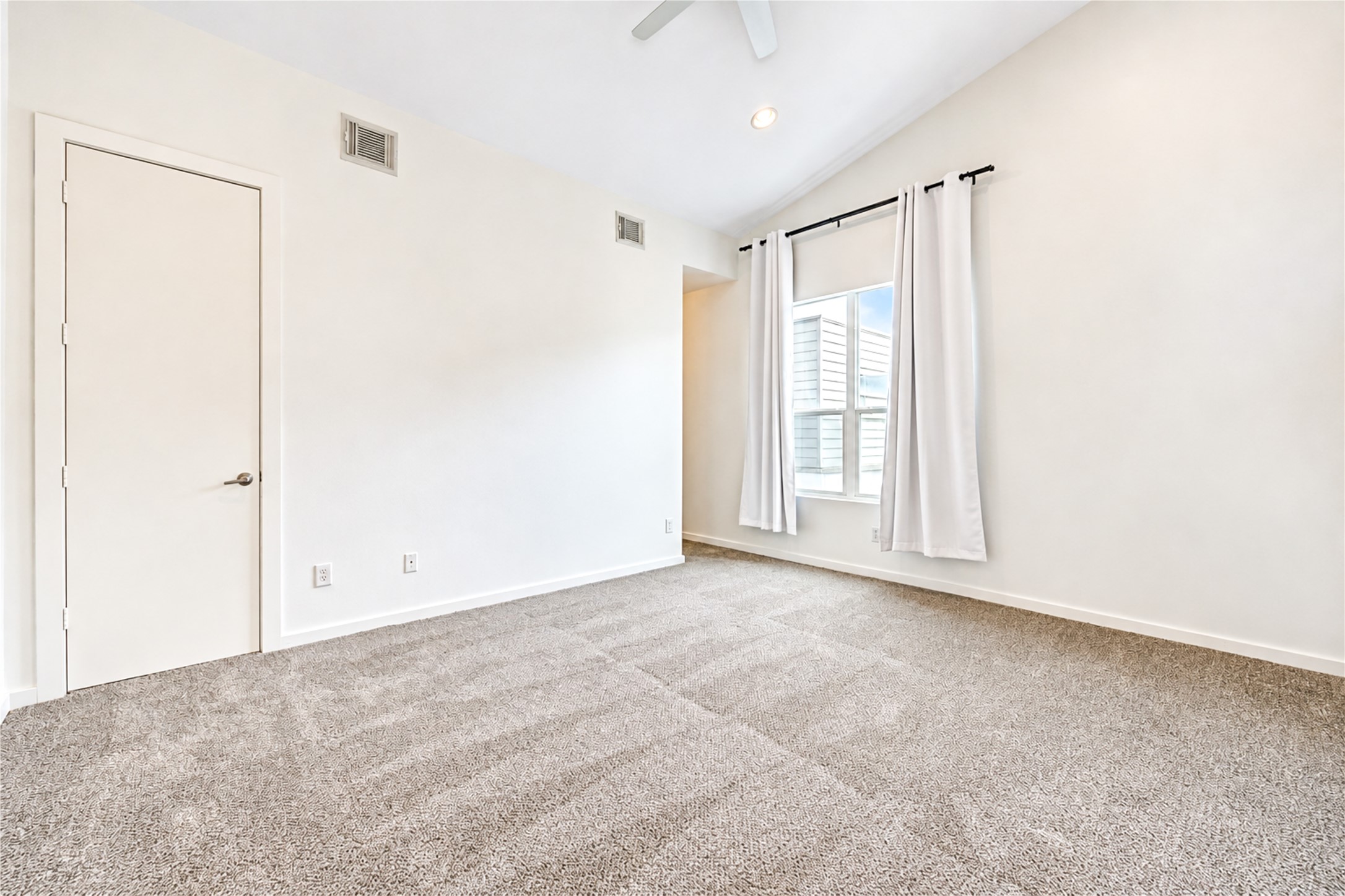 2234 Leeland Street Property Photo 17