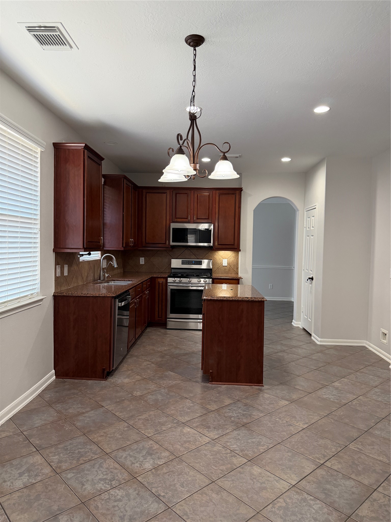 15226 Olmstead Park Drive Property Photo 11