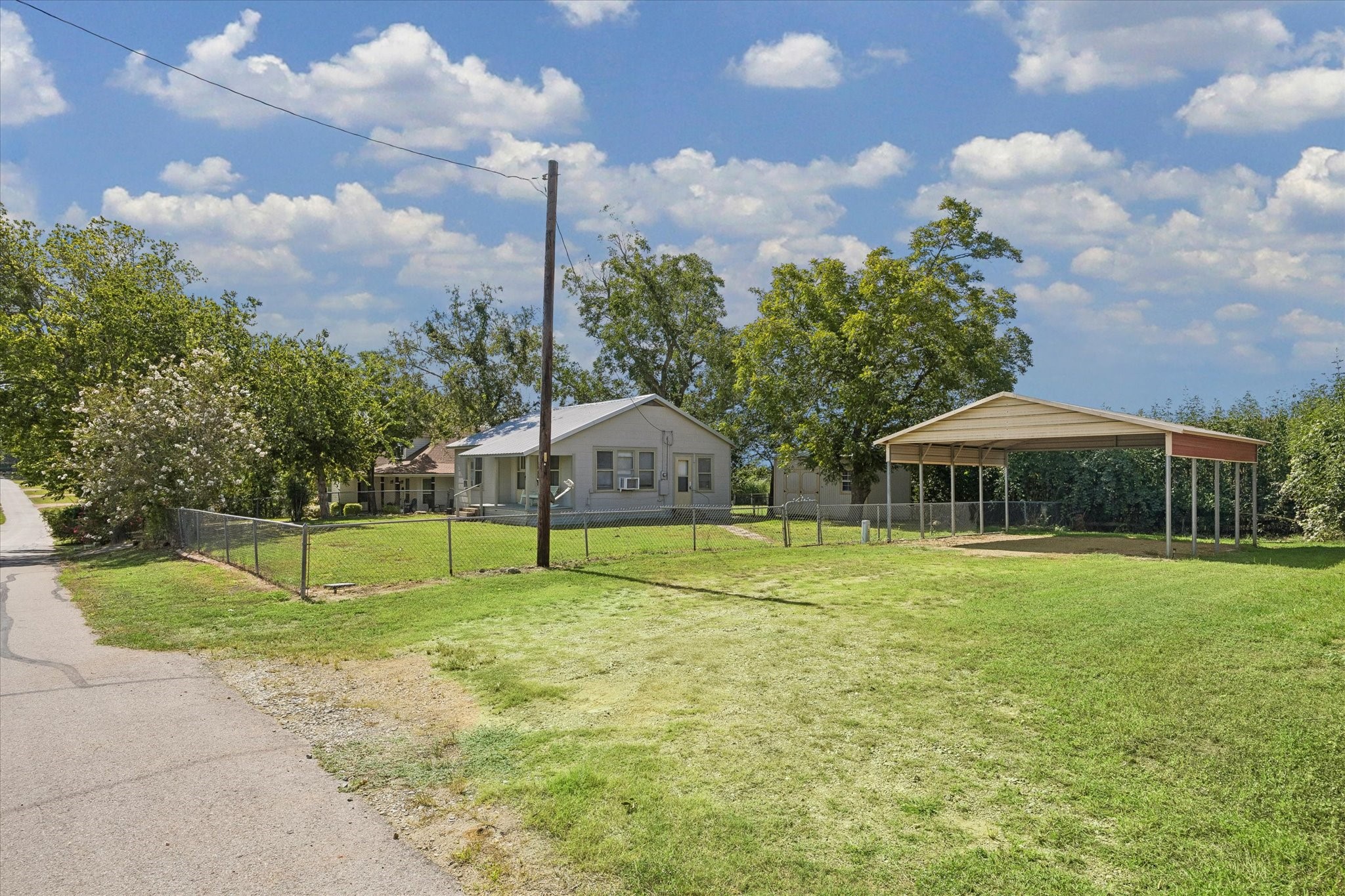 1379 Main Street Property Photo 8