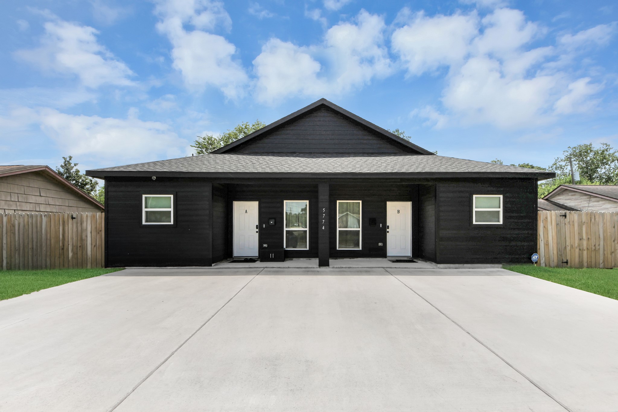 5774 Heron Drive B Property Photo 1