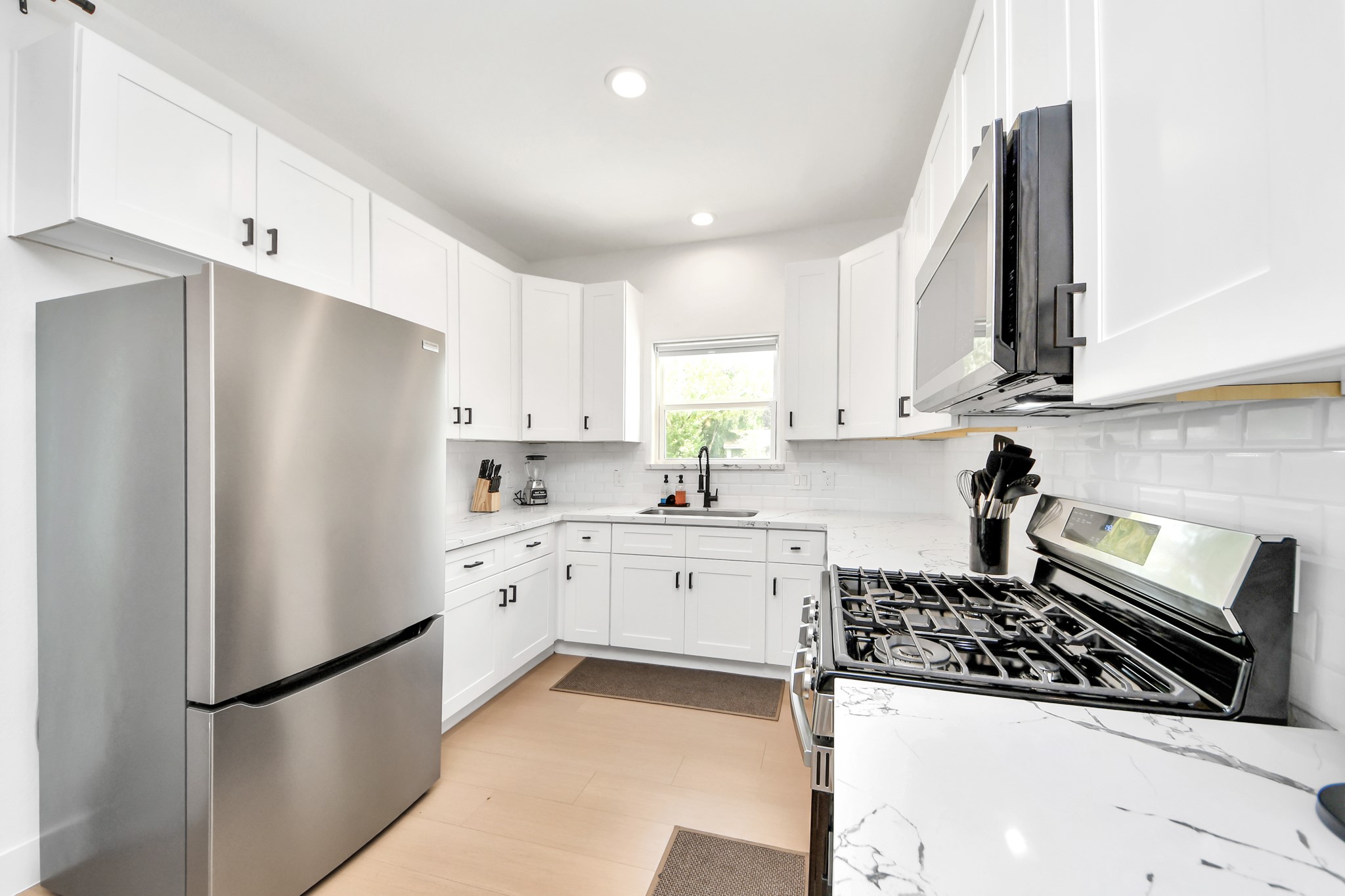 5774 Heron Drive B Property Photo 11