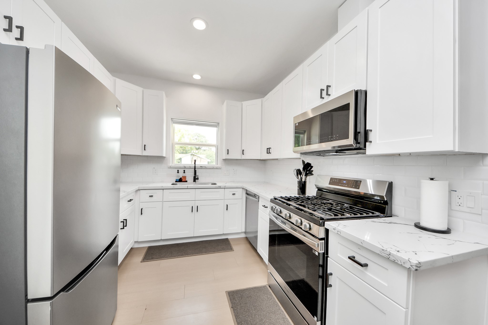 5774 Heron Drive B Property Photo 12