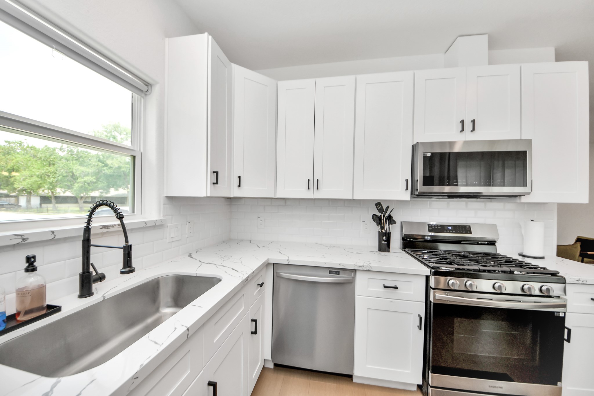 5774 Heron Drive B Property Photo 16