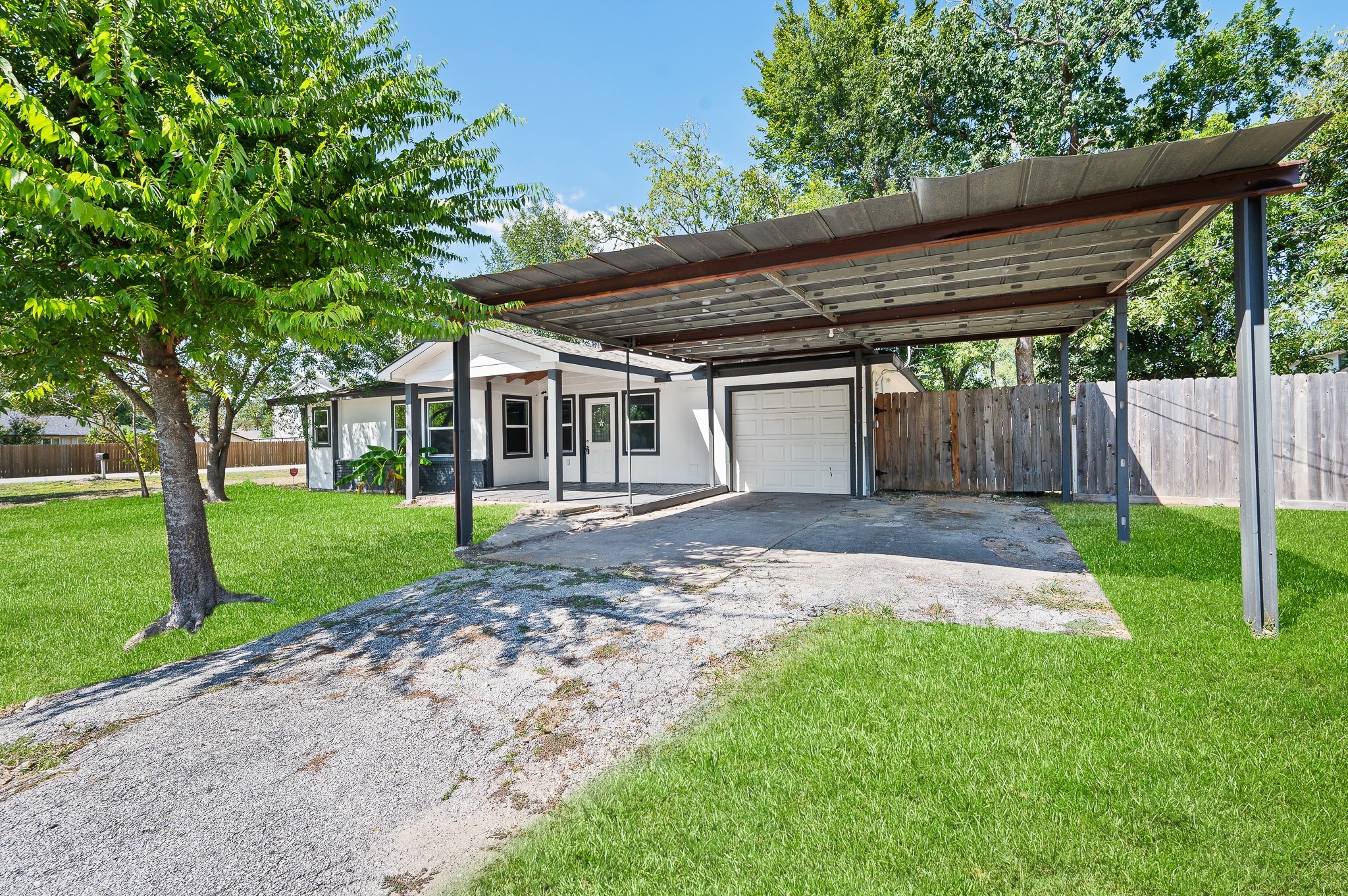 2222 Peppermill Road Property Photo 2