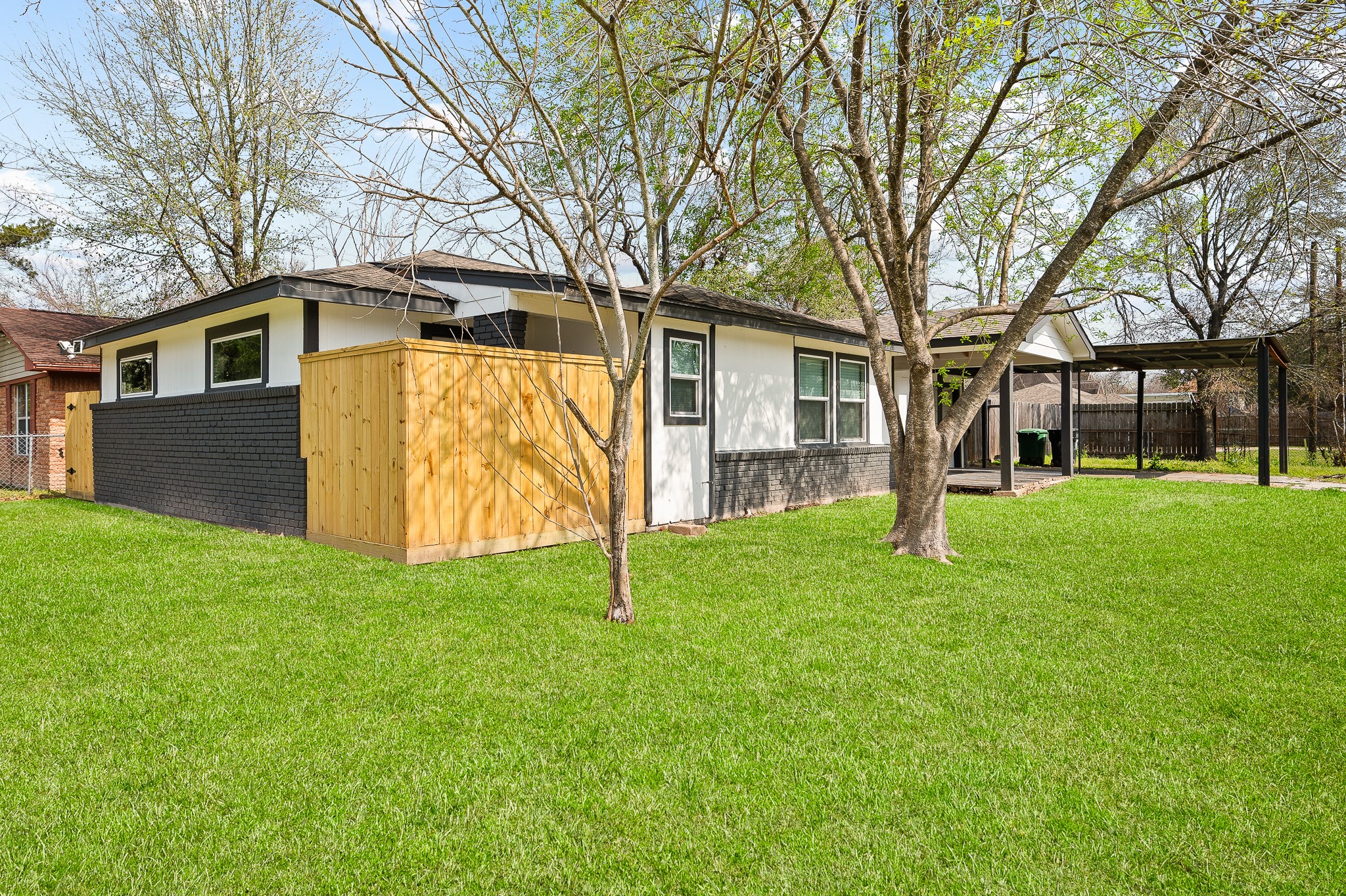 2222 Peppermill Road Property Photo 3