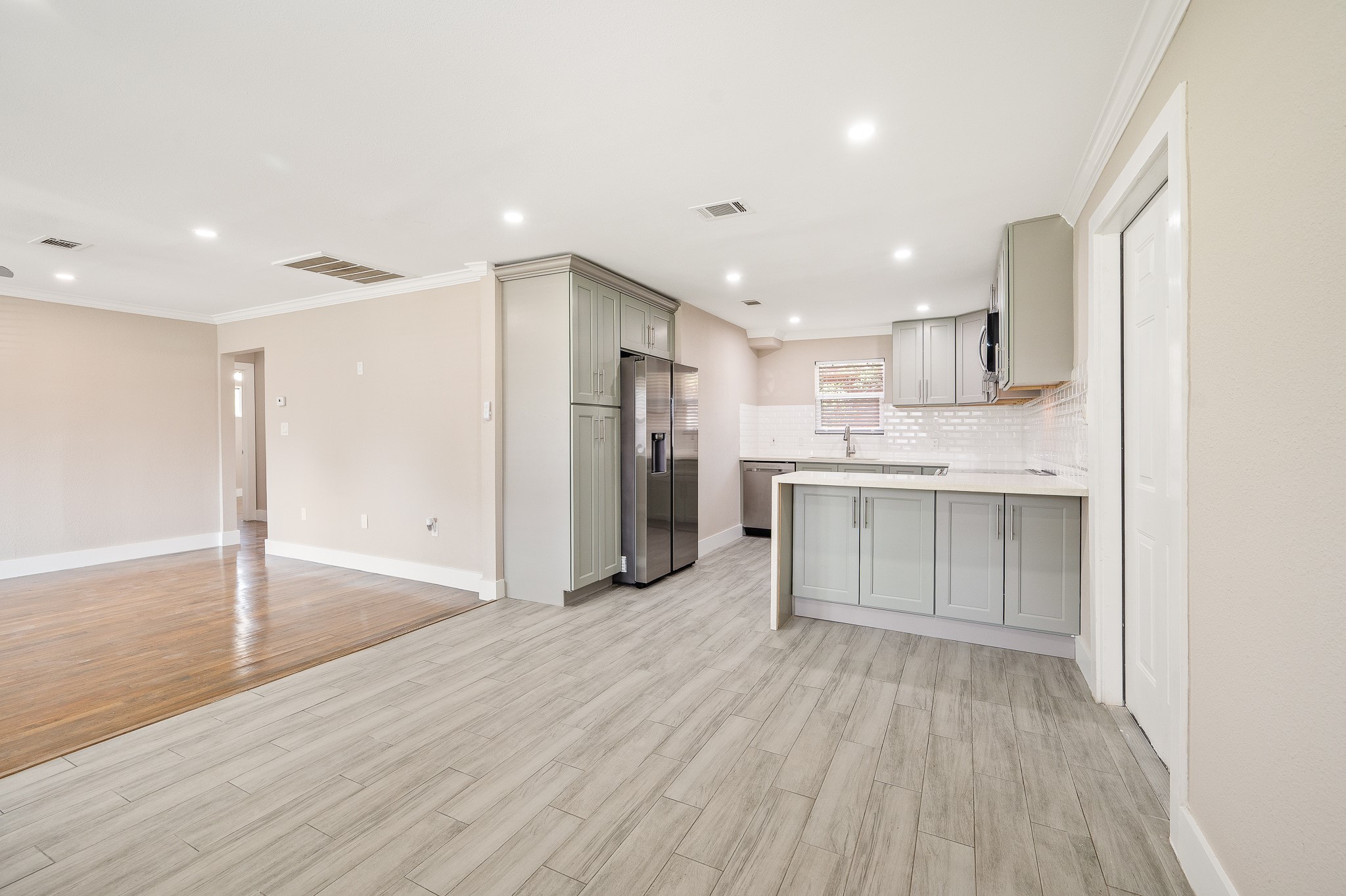 2222 Peppermill Road Property Photo 4