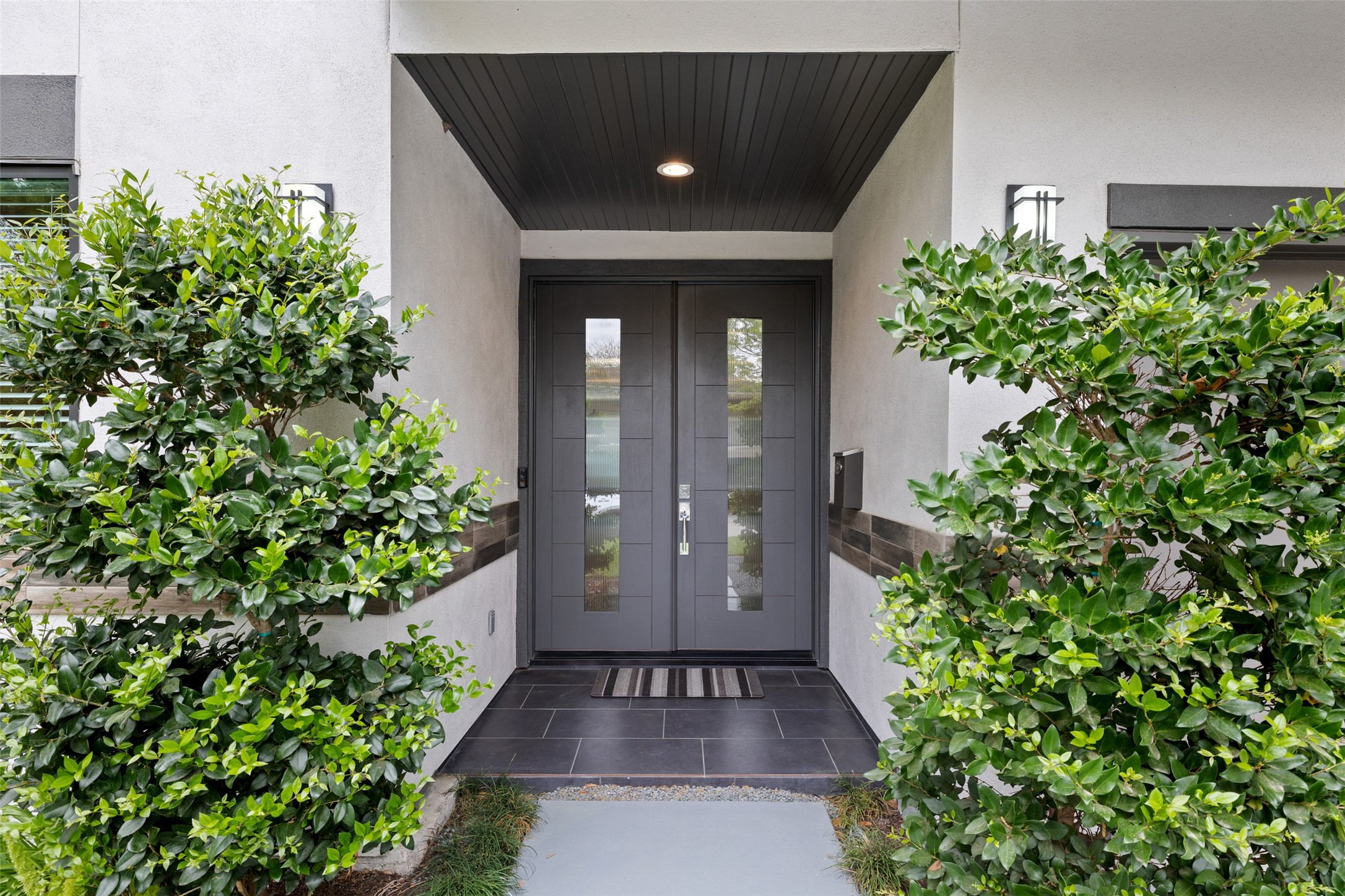 2928 Suffolk Drive Property Photo 4
