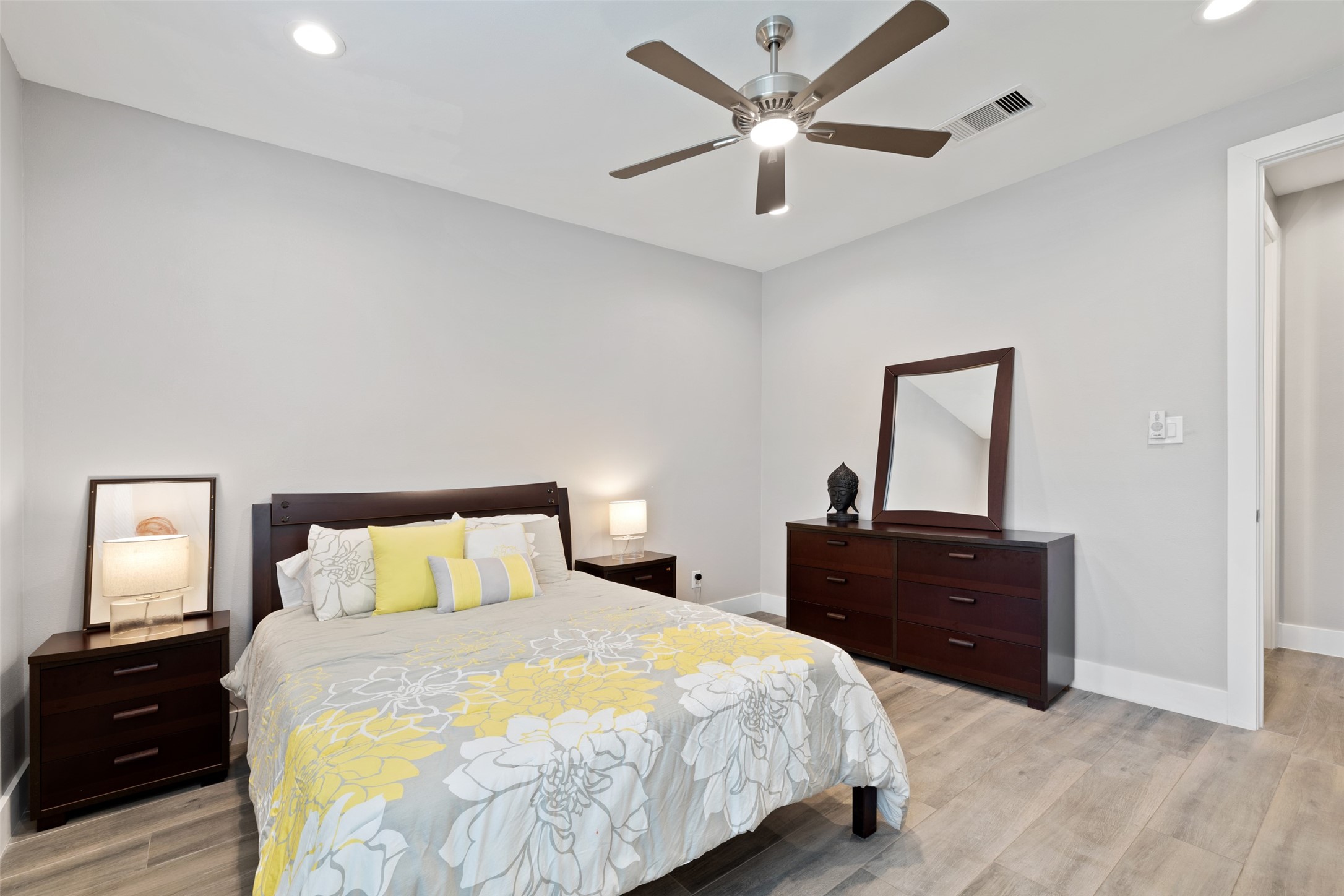 2928 Suffolk Drive Property Photo 6