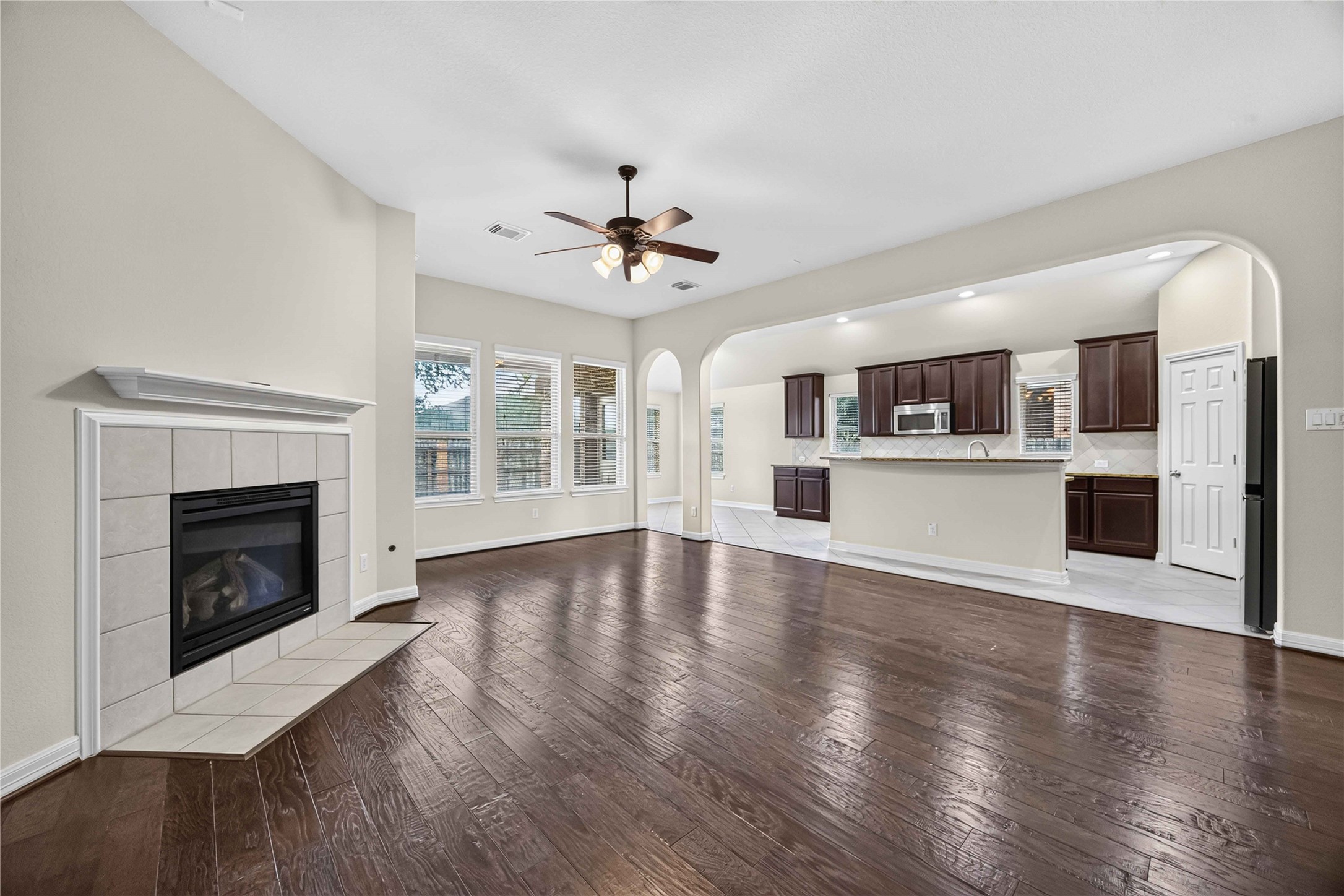 28907 Crested Butte Drive Property Photo 2