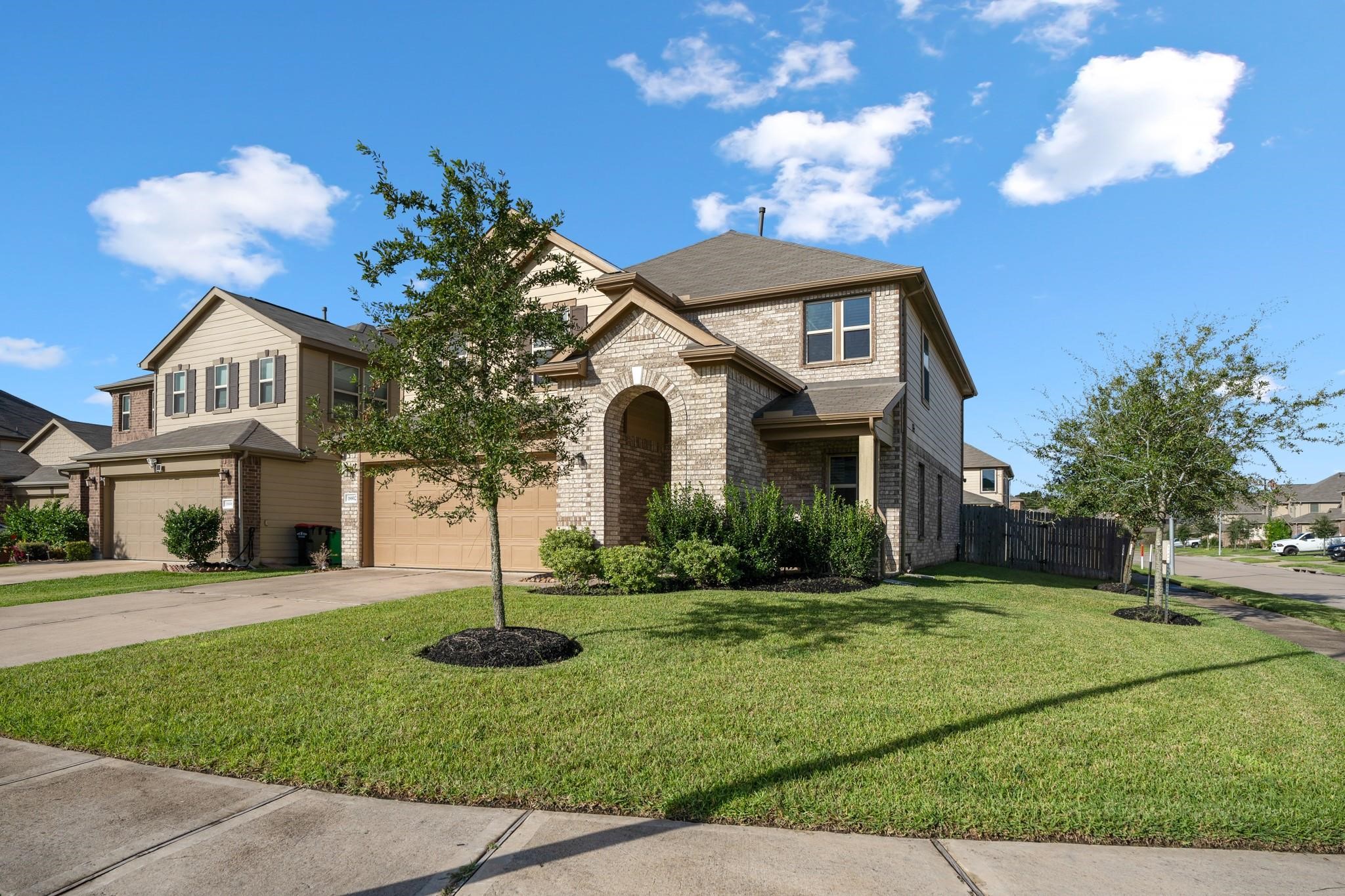 18802 Bailey Oaks Lane Property Photo 2