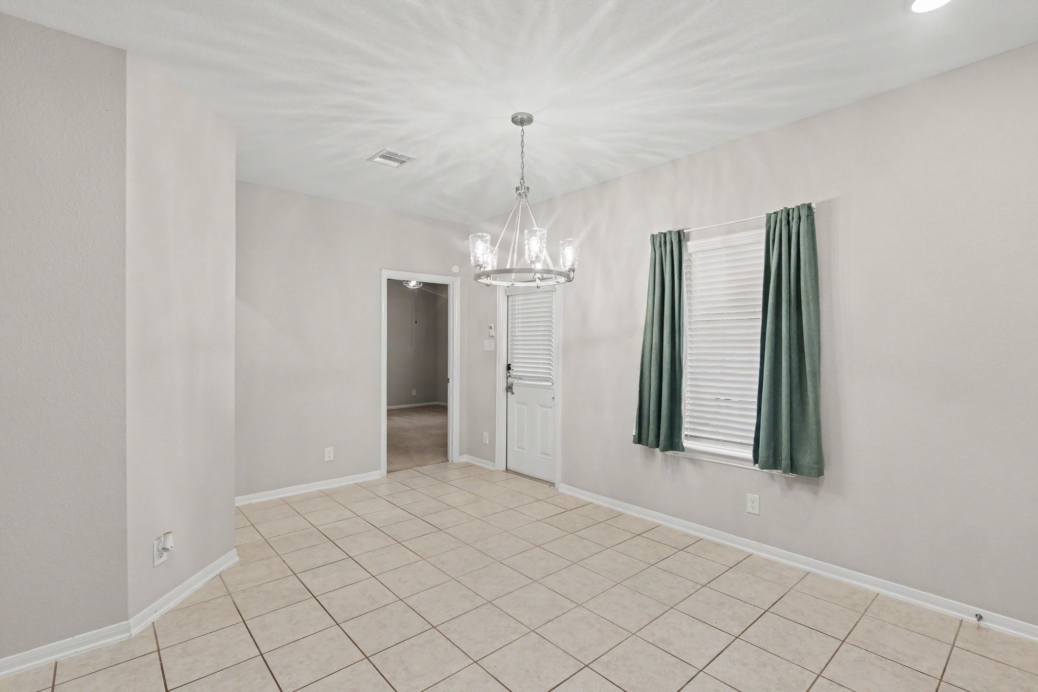 1103 Grand Junction Drive Property Photo 7