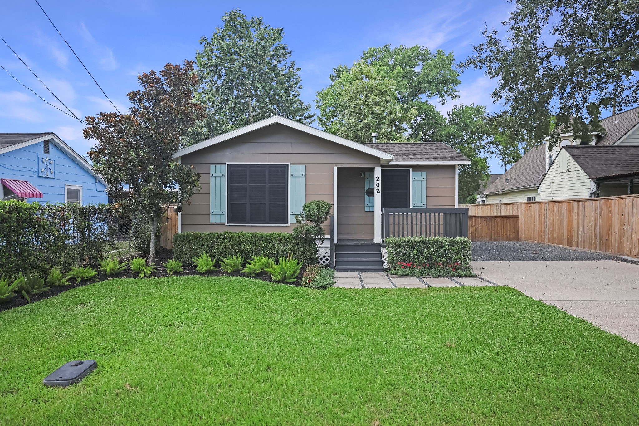202 Fannin Street Property Photo 1