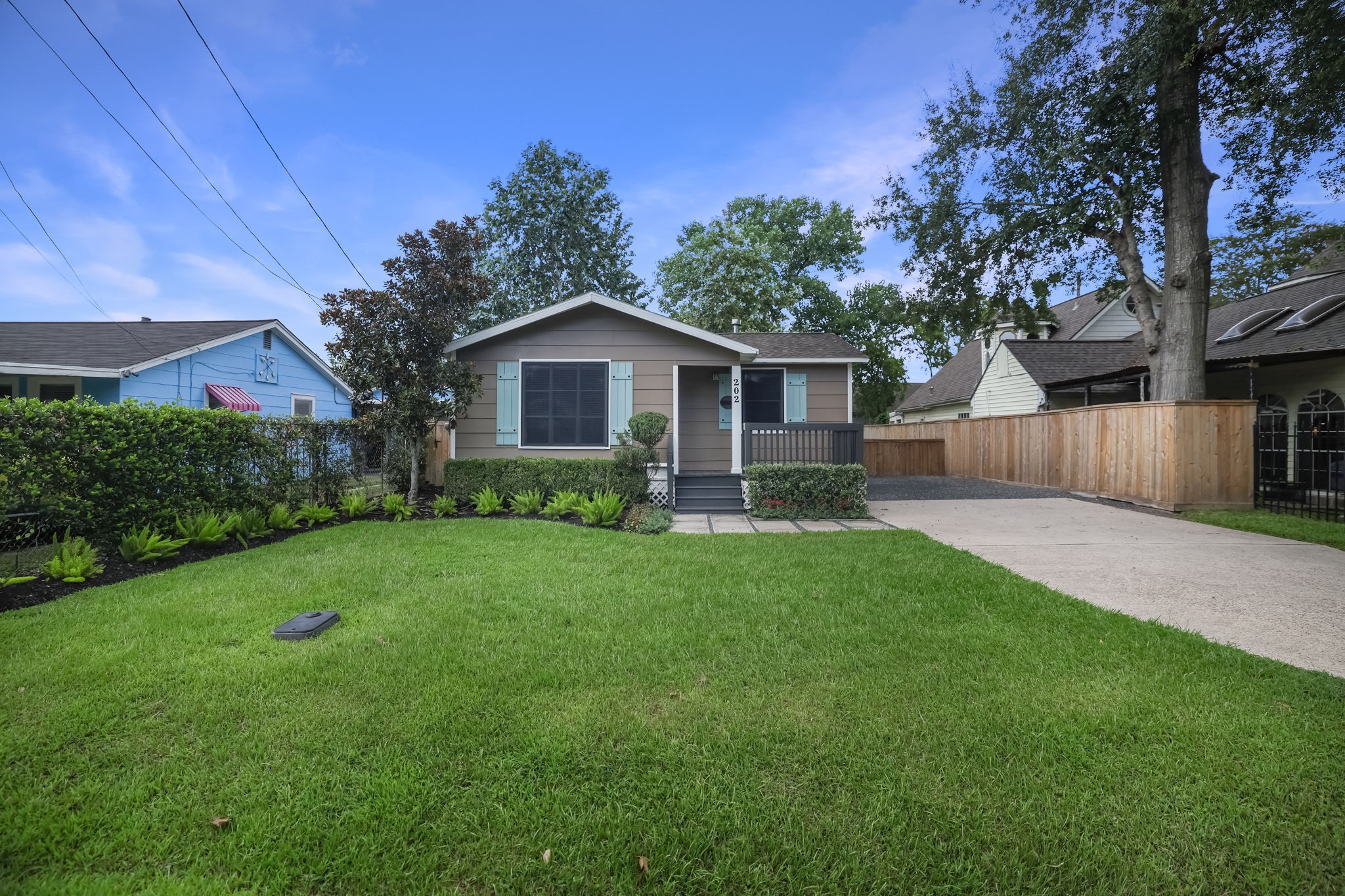 202 Fannin Street Property Photo 3