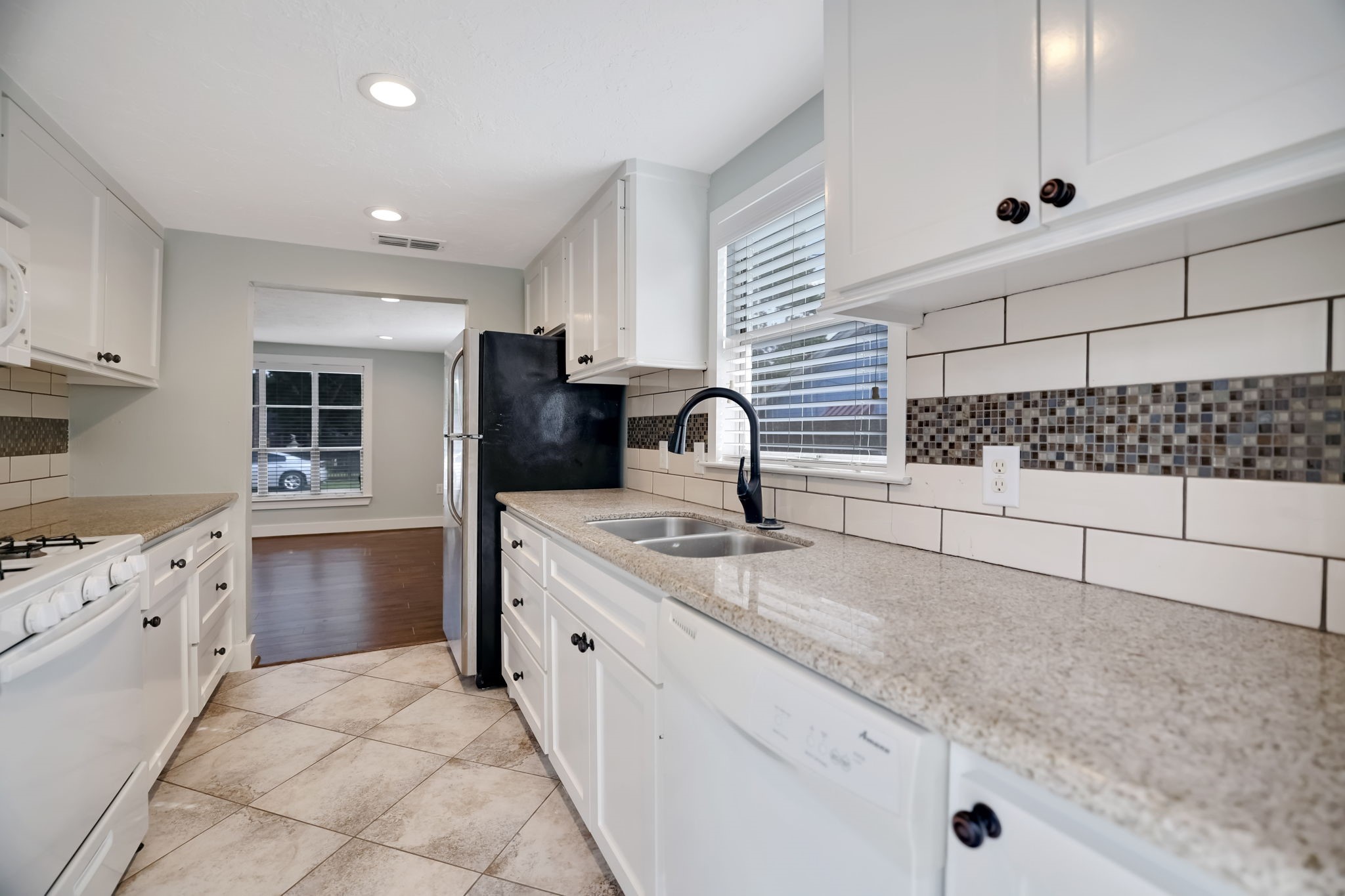 202 Fannin Street Property Photo 21