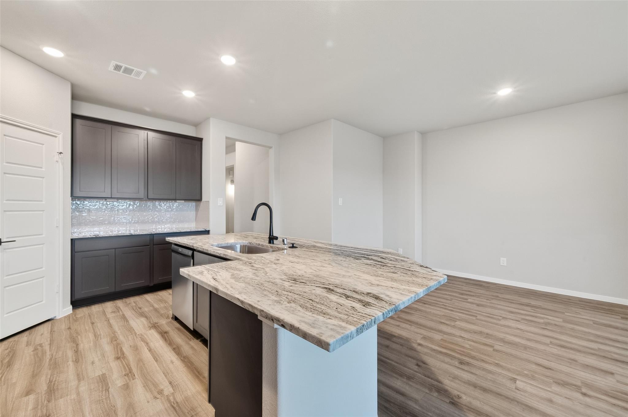 20915 Attalos Stoa Road, Crosby Tx 77532 Property Photo 13