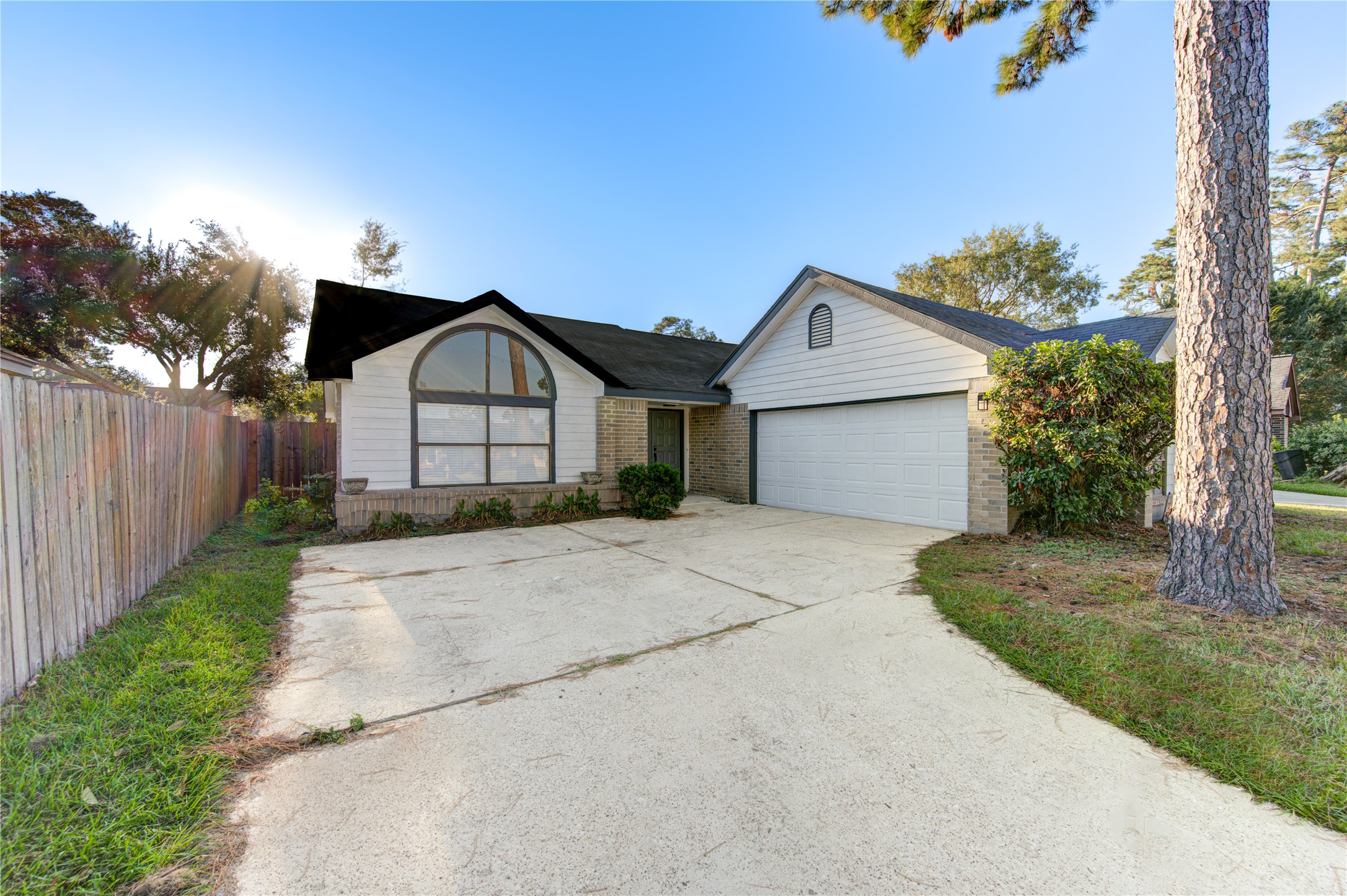 17810 Springtree Drive Property Photo 3