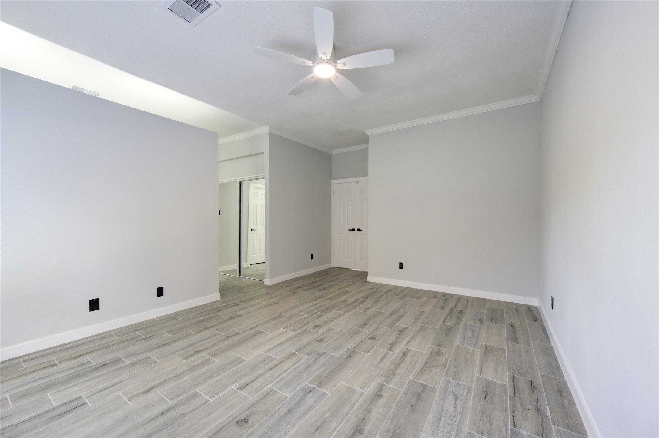 17810 Springtree Drive Property Photo 5