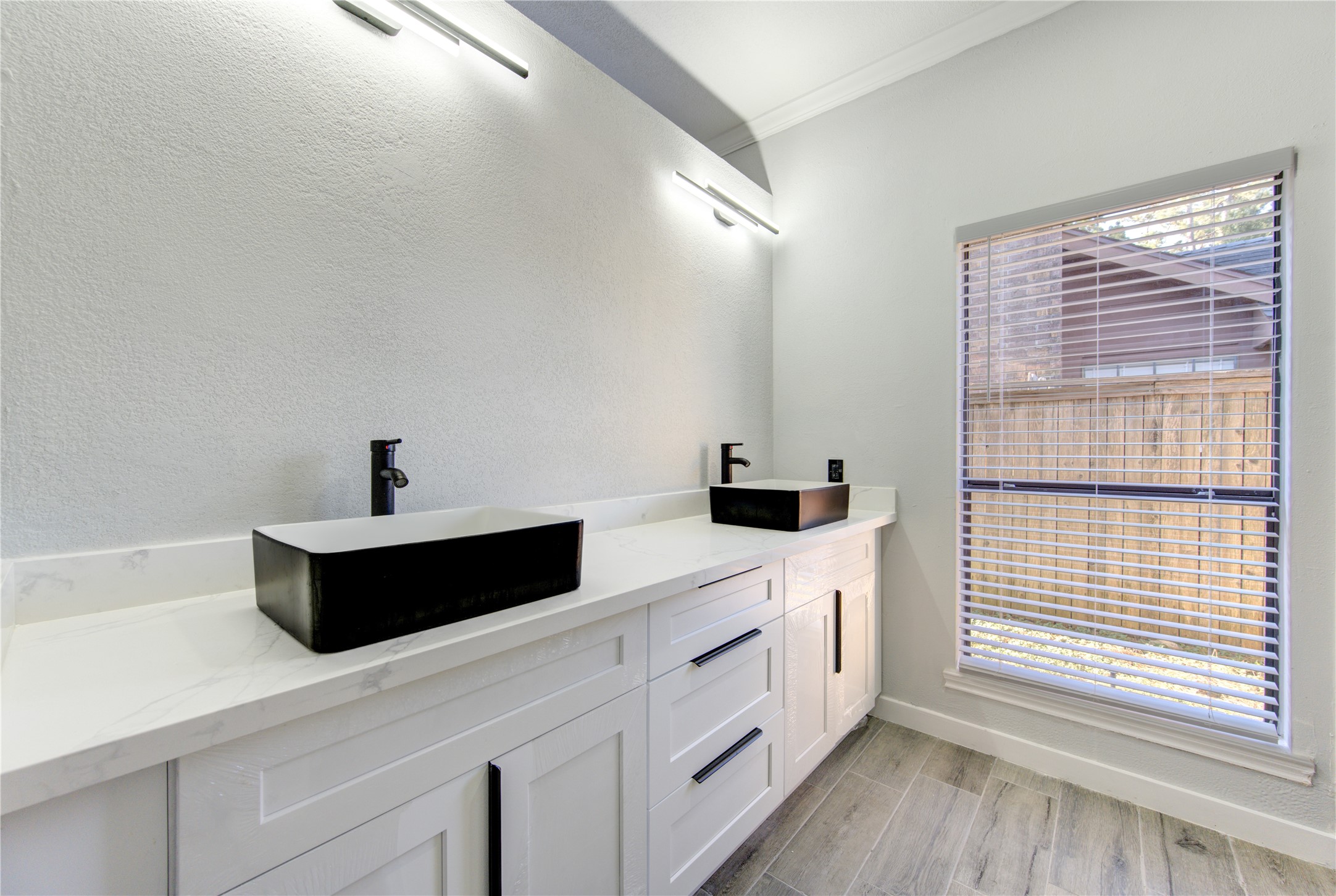17810 Springtree Drive Property Photo 10