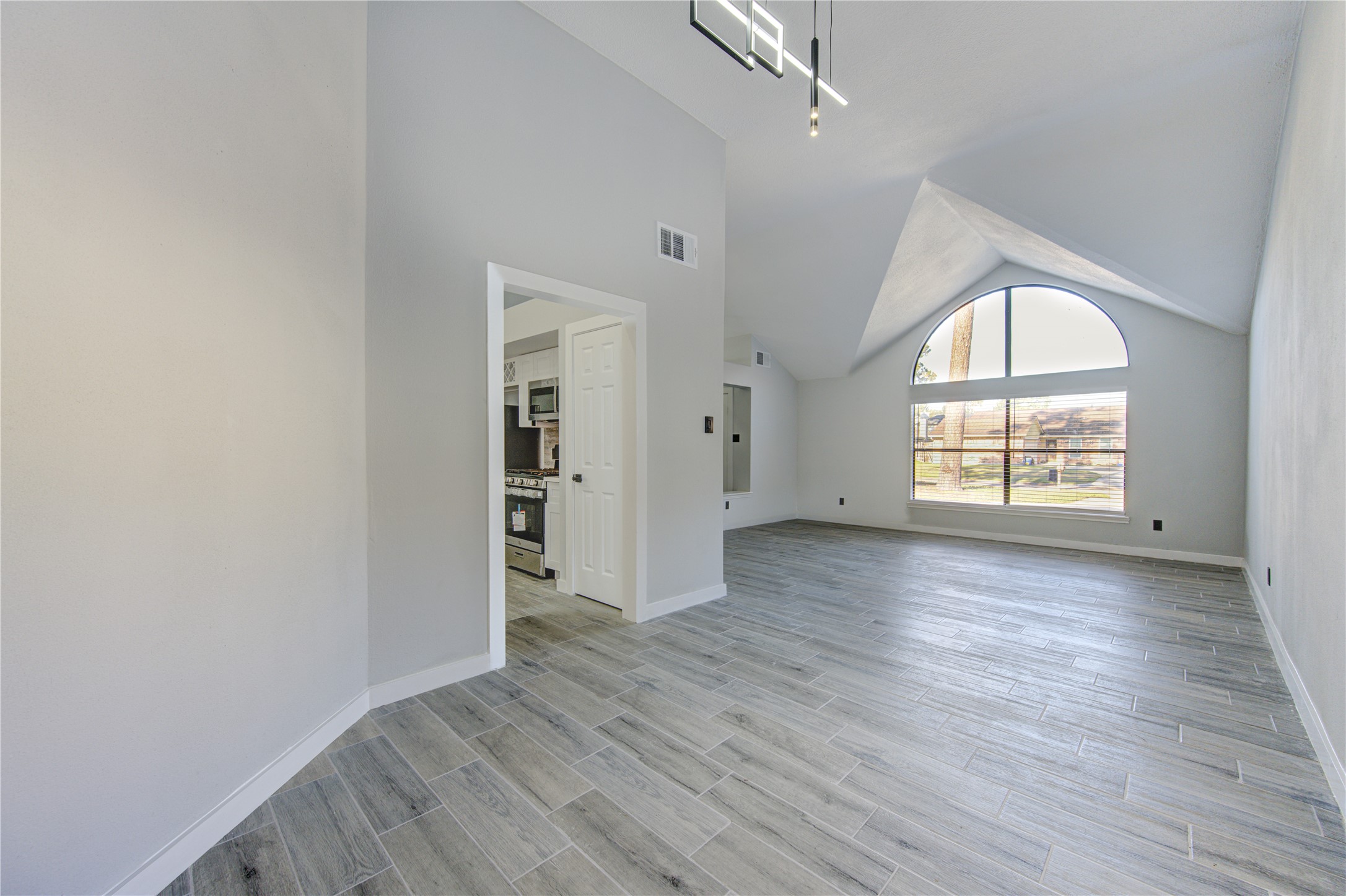 17810 Springtree Drive Property Photo 13