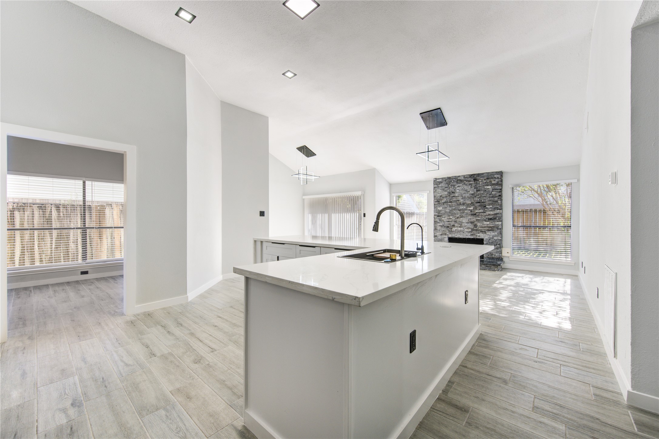 17810 Springtree Drive Property Photo 17