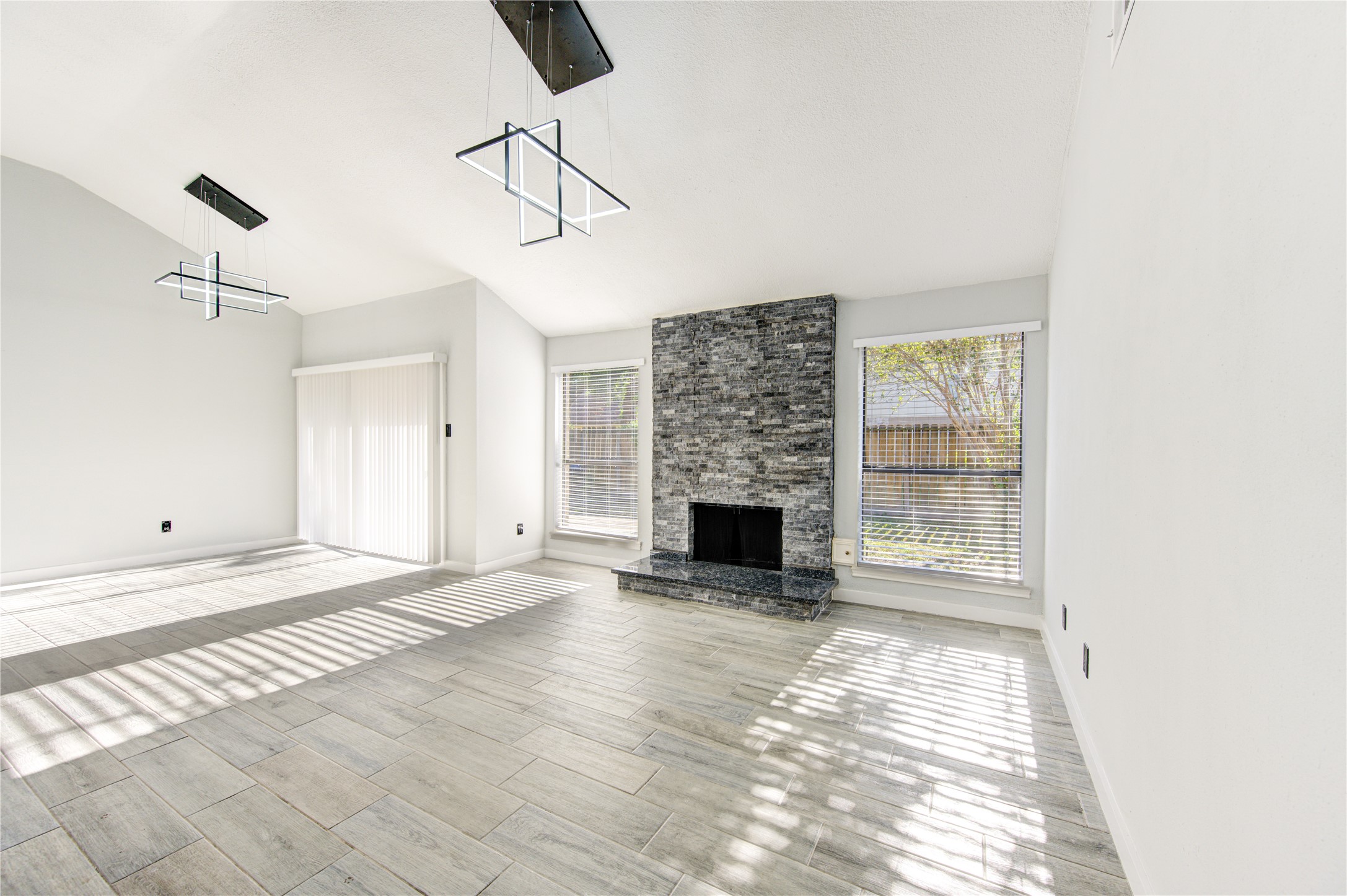17810 Springtree Drive Property Photo 18