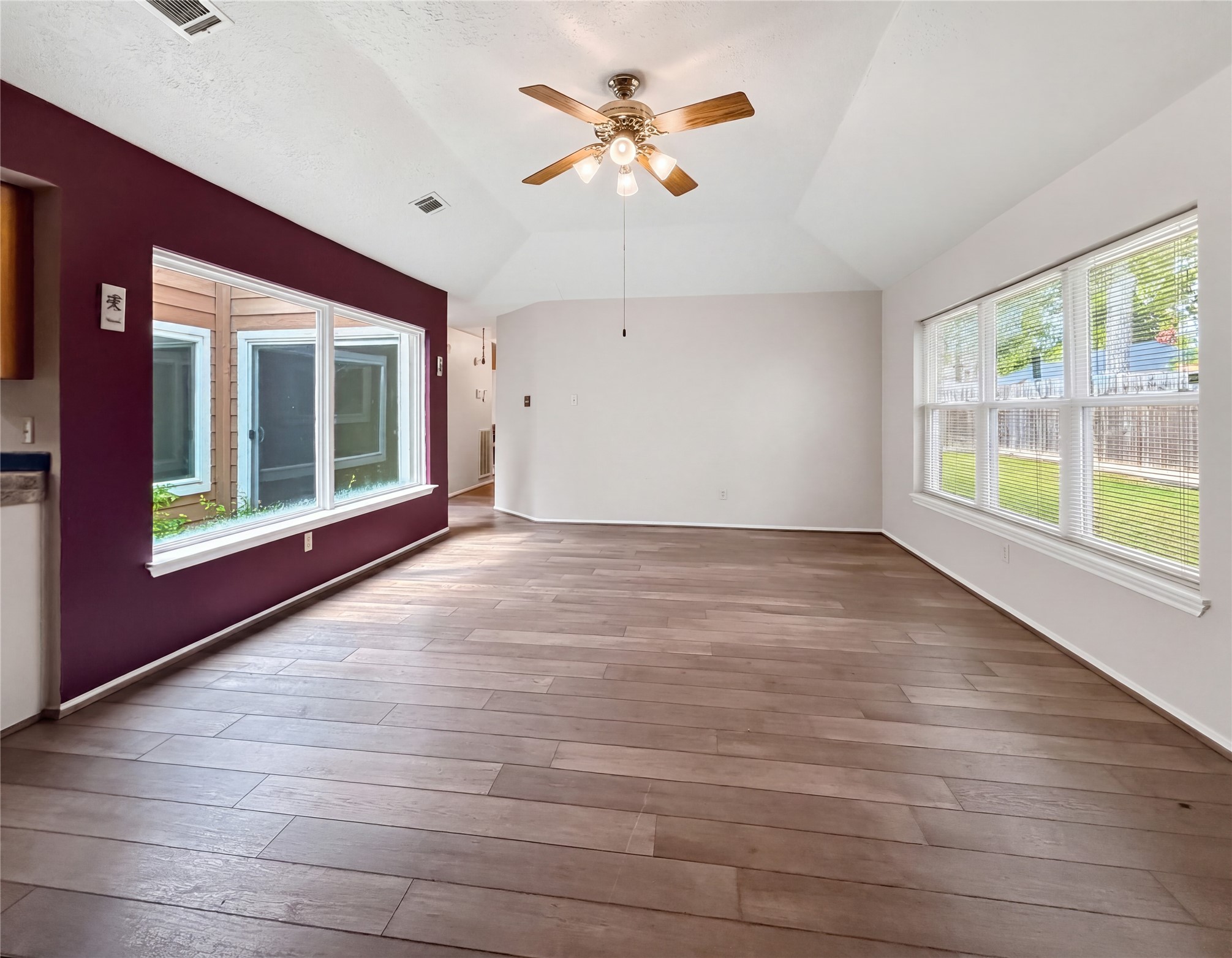 5519 Lynngate Drive Property Photo 4