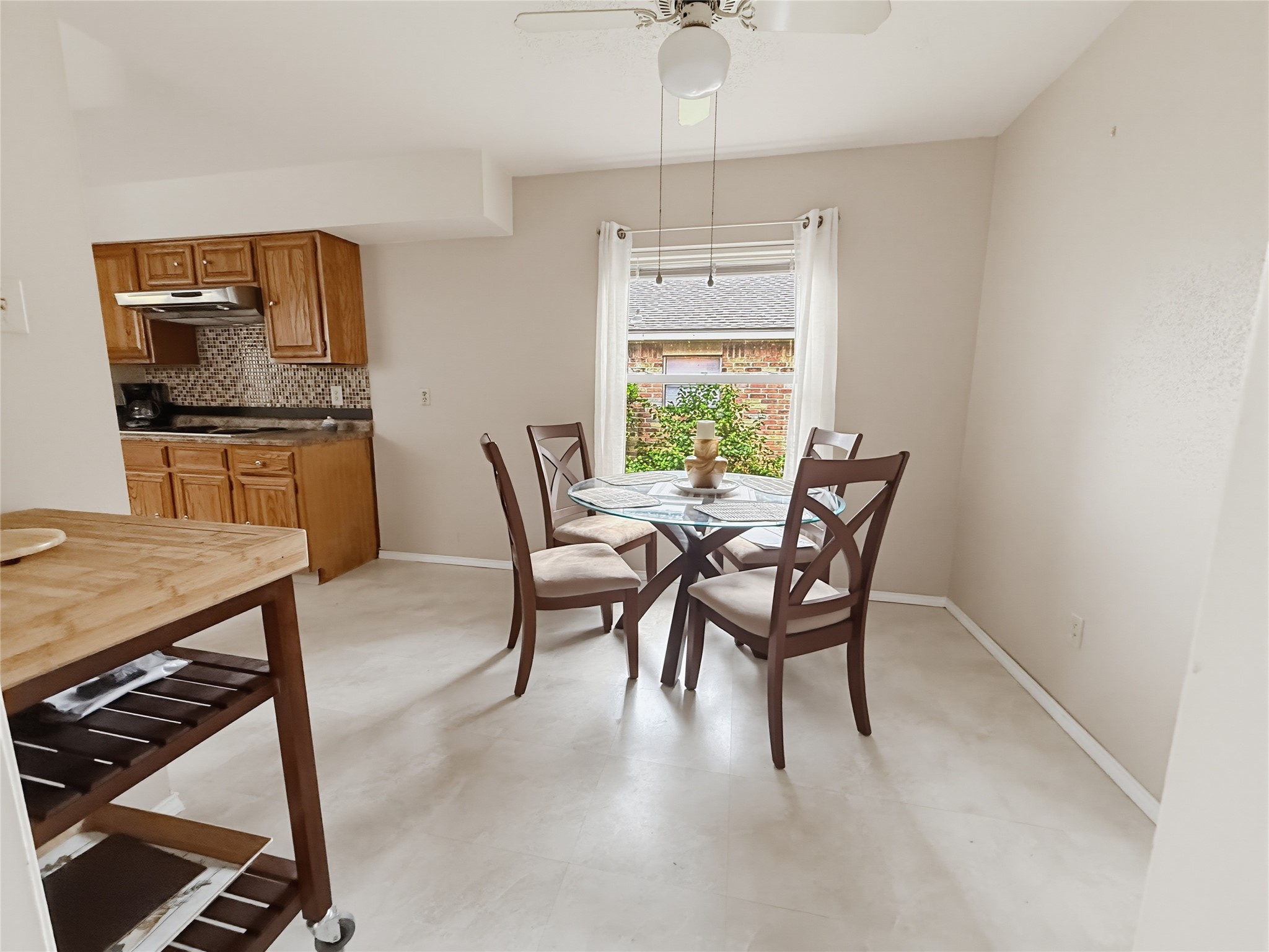 5519 Lynngate Drive Property Photo 8
