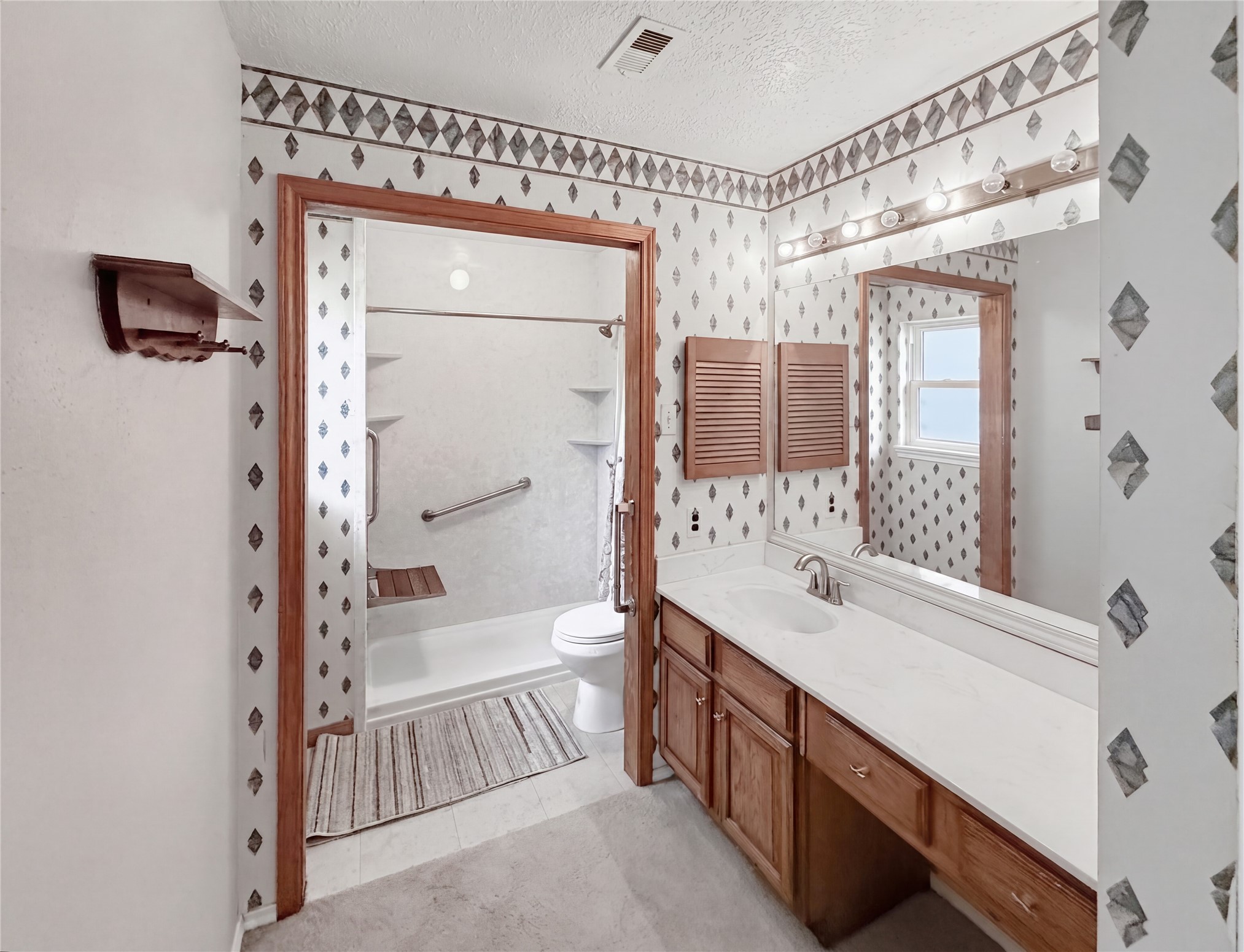 5519 Lynngate Drive Property Photo 10