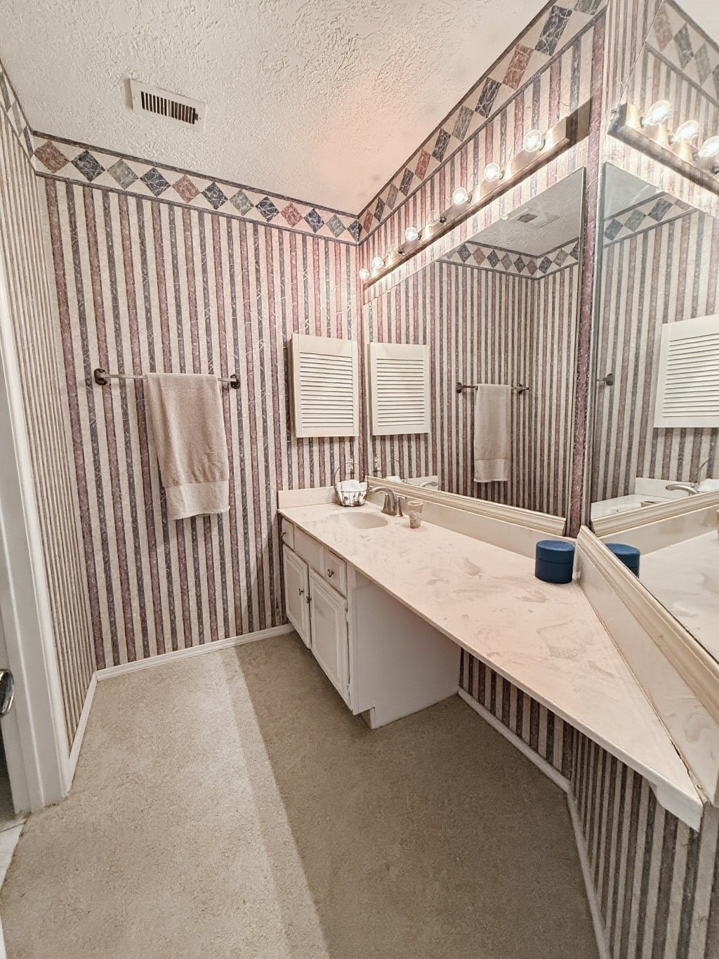 5519 Lynngate Drive Property Photo 13