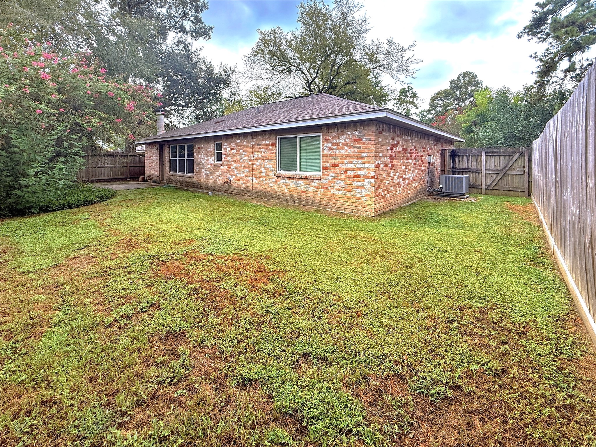 5519 Lynngate Drive Property Photo 16
