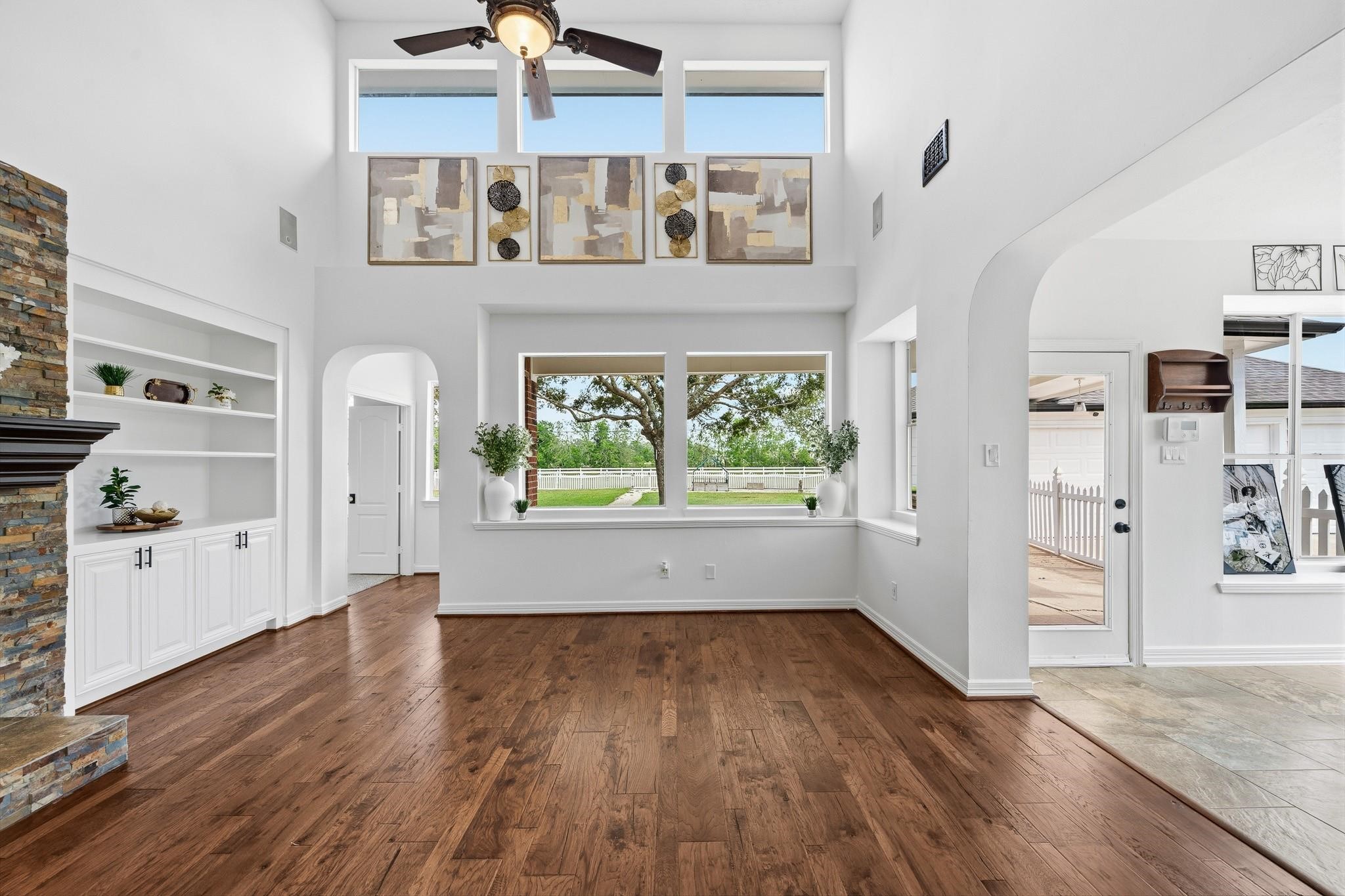 7211 Savannah Glen Lane Property Photo 4