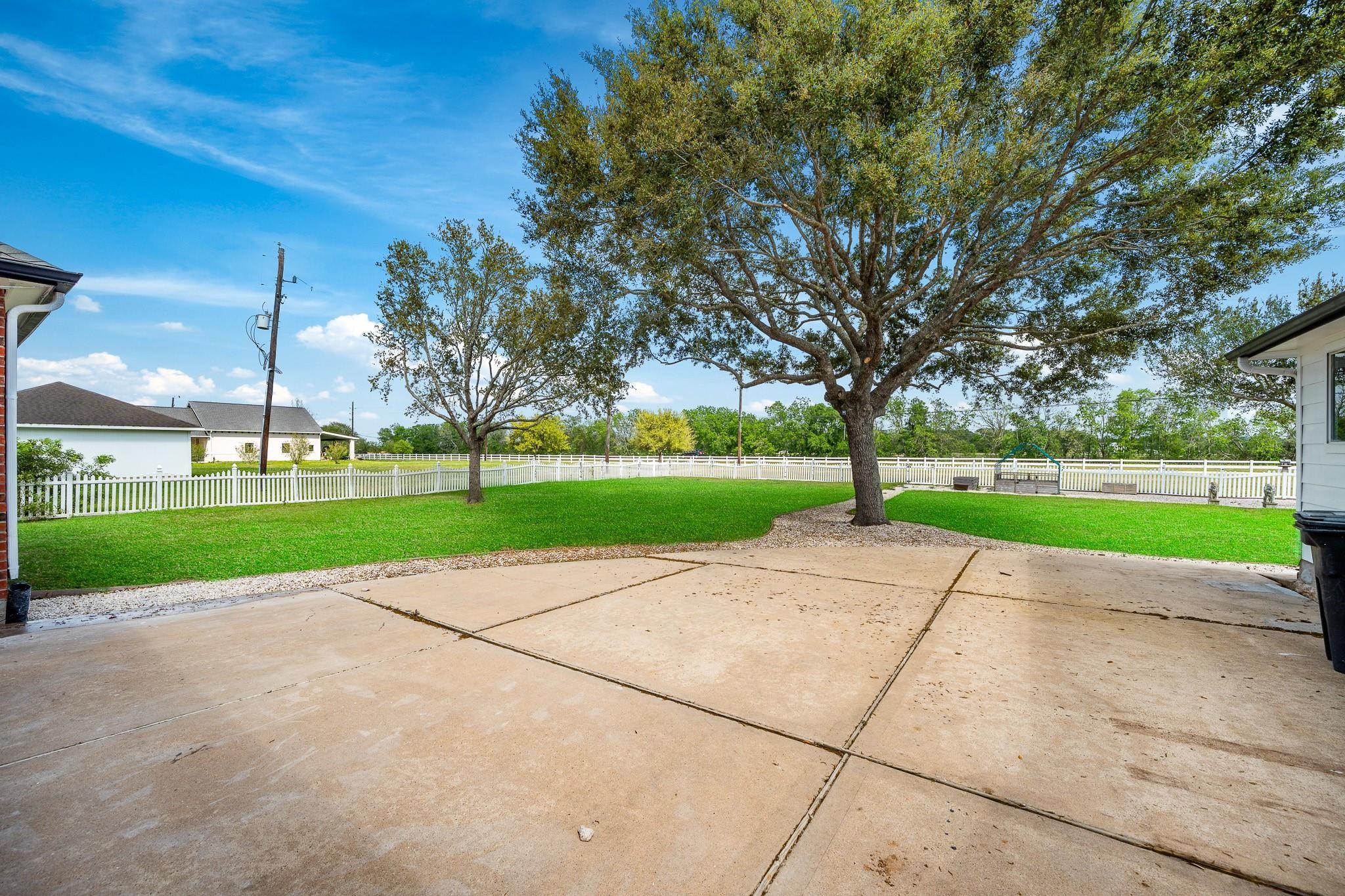 7211 Savannah Glen Lane Property Photo 15