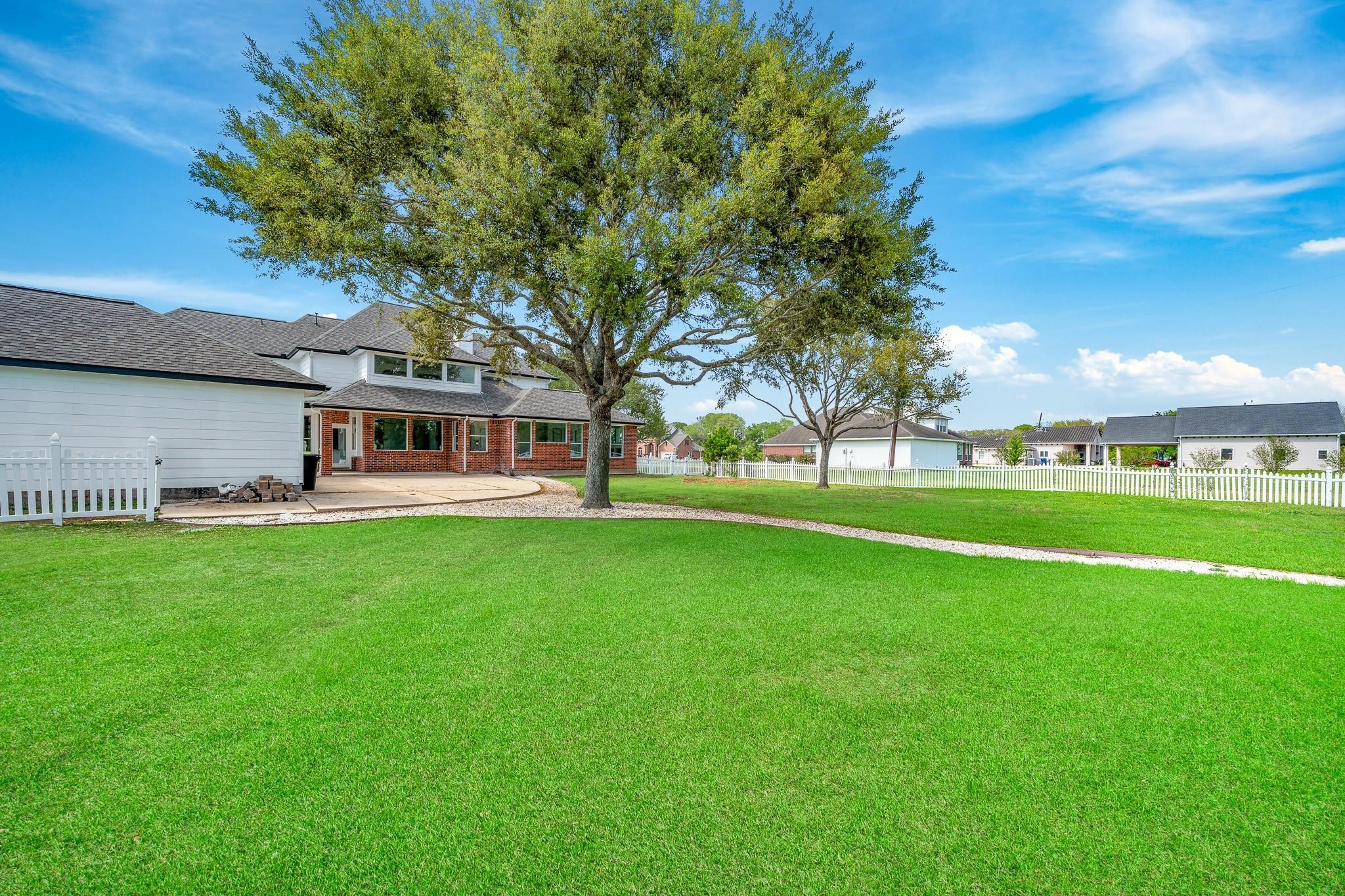 7211 Savannah Glen Lane Property Photo 18