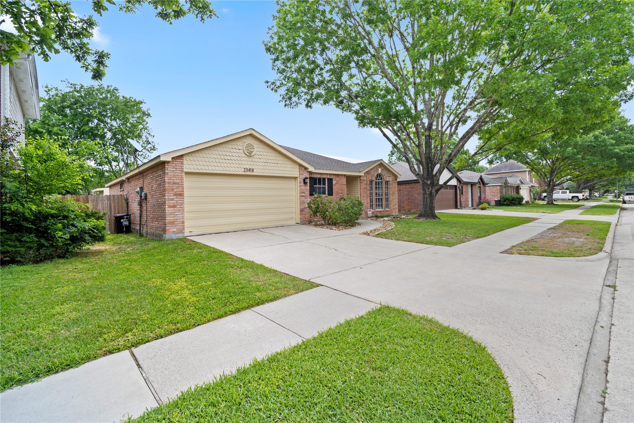 23418 Summer Pine Drive Property Photo 2
