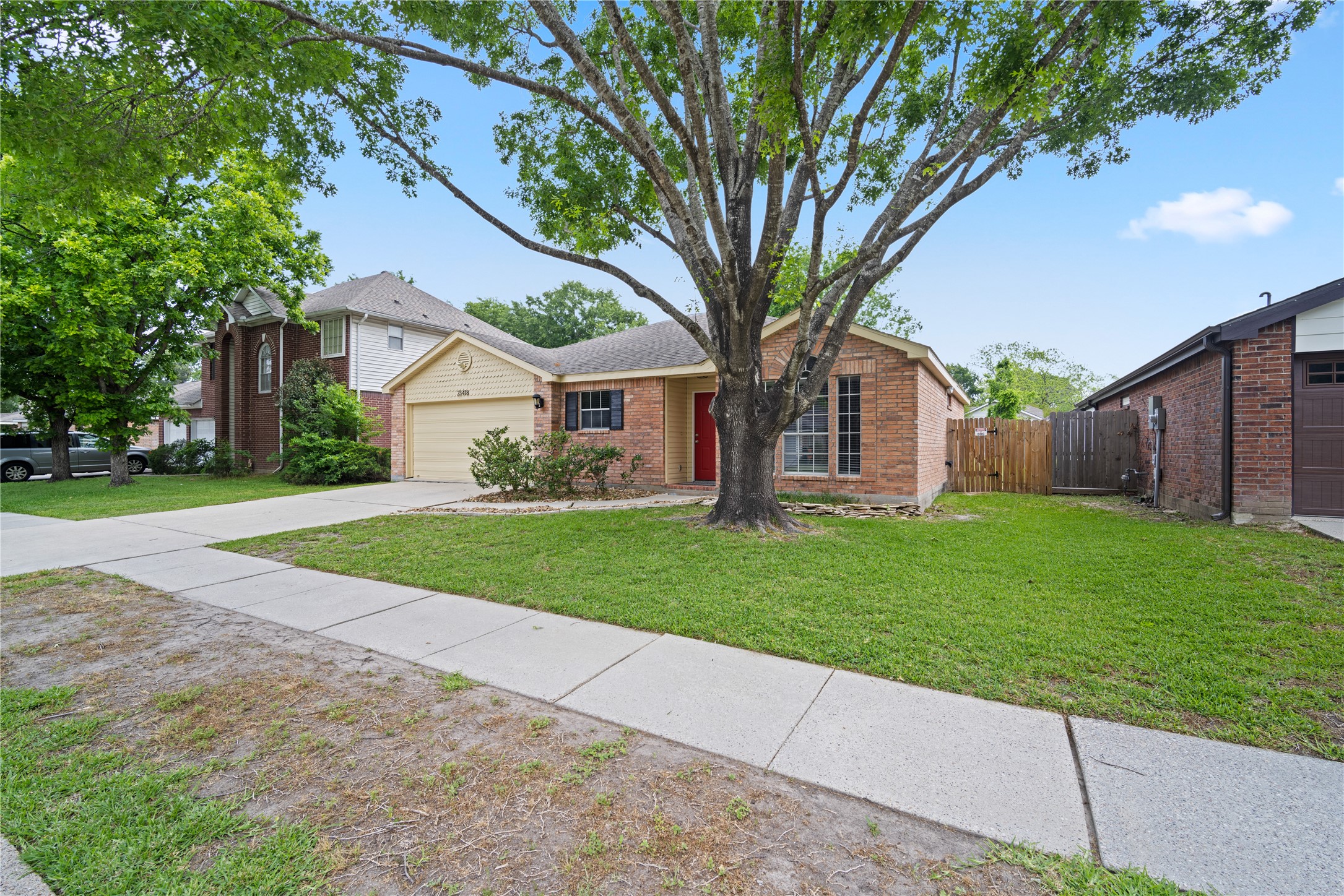 23418 Summer Pine Drive Property Photo 3