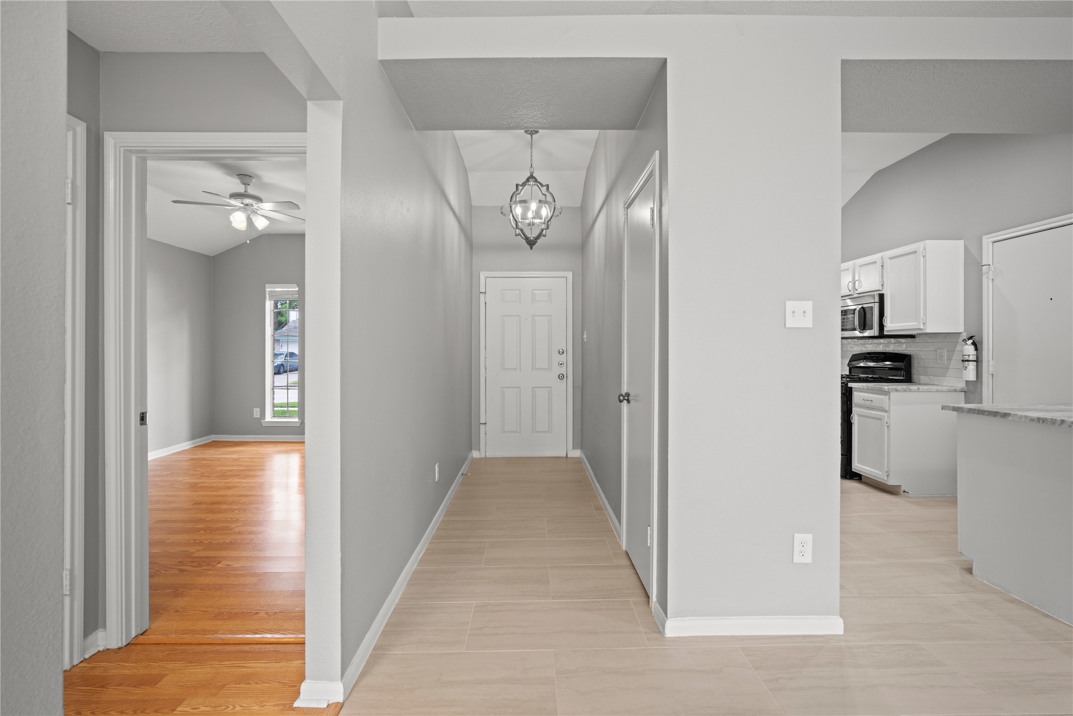 23418 Summer Pine Drive Property Photo 4